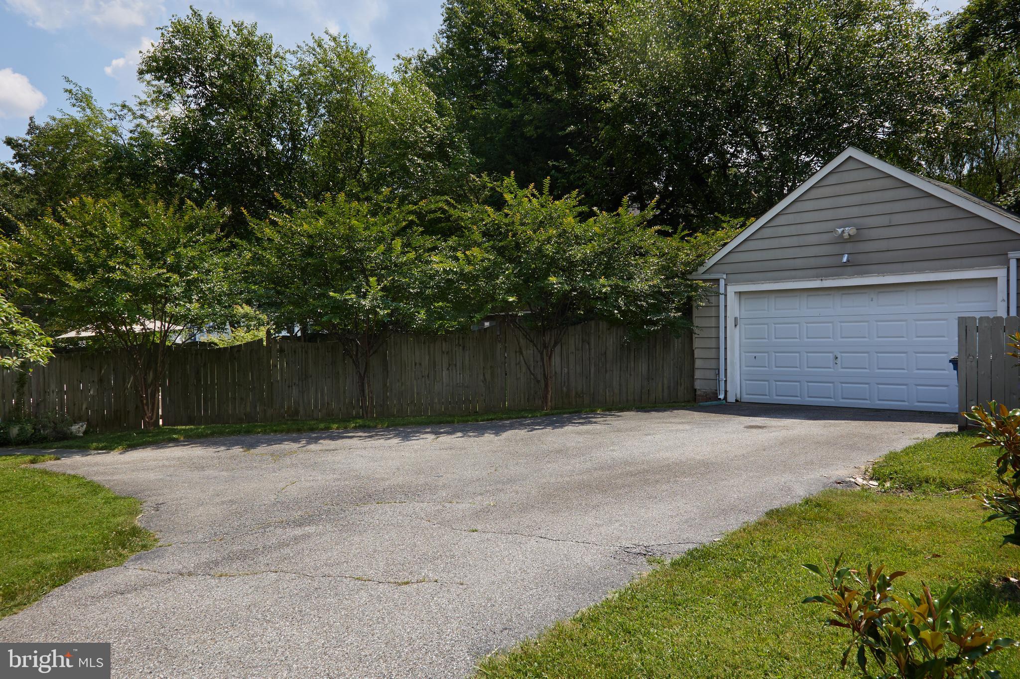 HILLANDALE - Residential