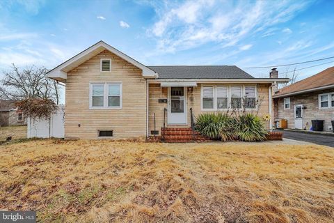 Homes For Sale - 827 Olive Street<br/> ROEBLING, NJ 08554