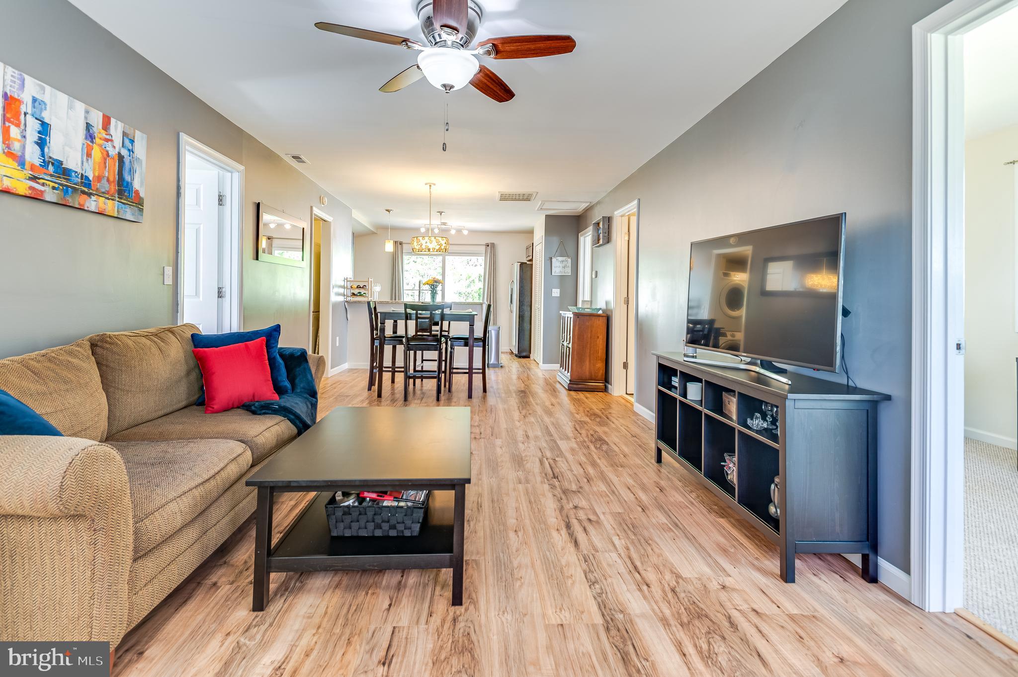 WOODLAND BEACH - Residential