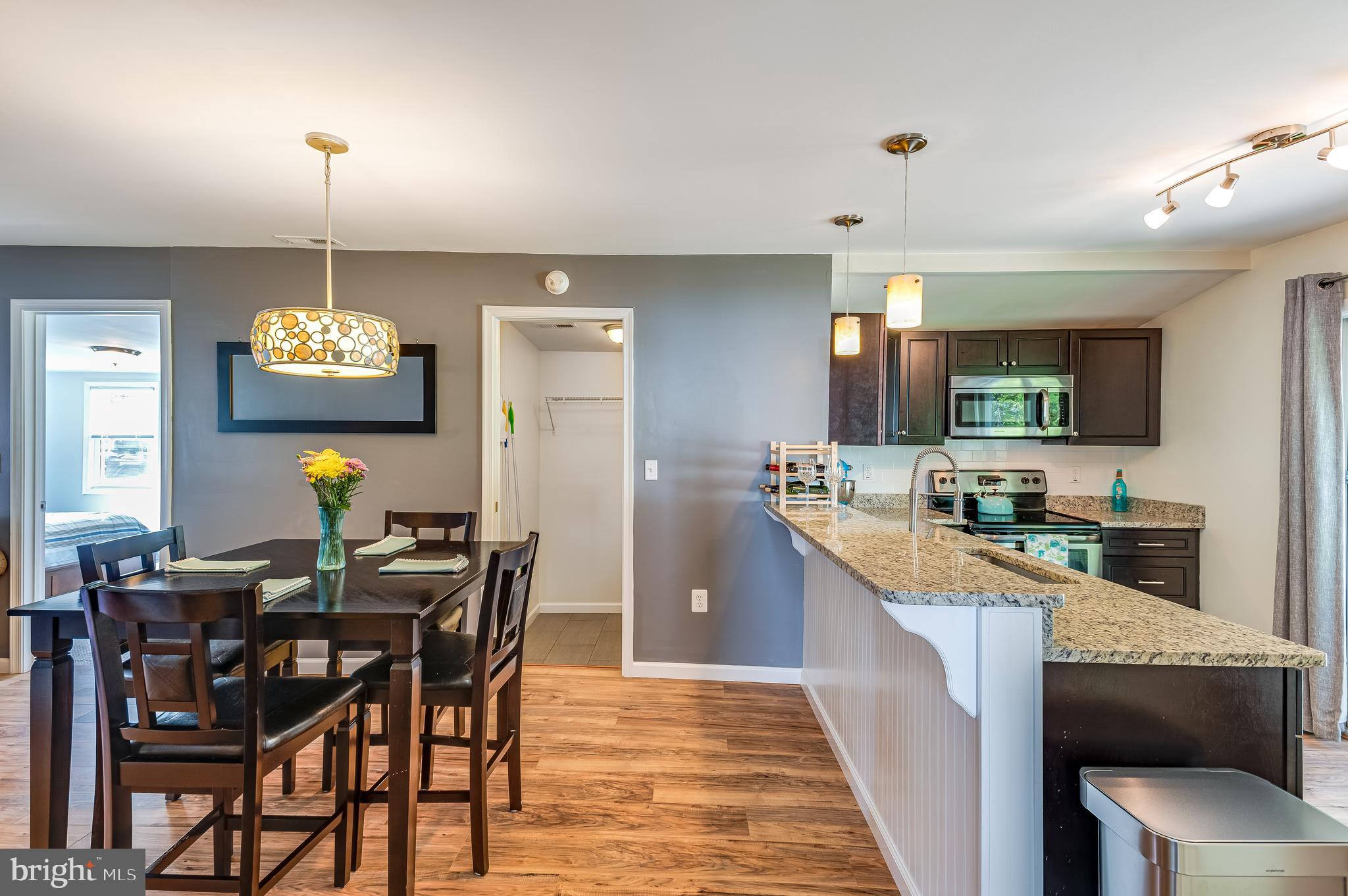 WOODLAND BEACH - Residential