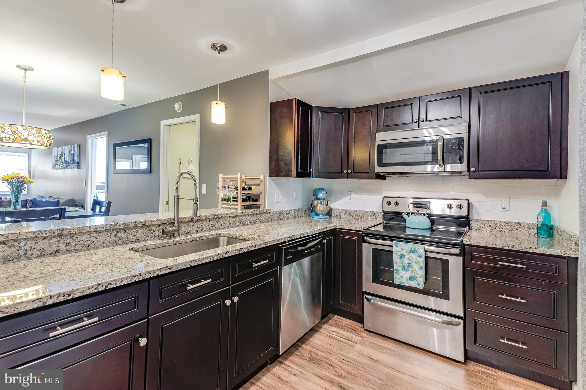 WOODLAND BEACH - Residential