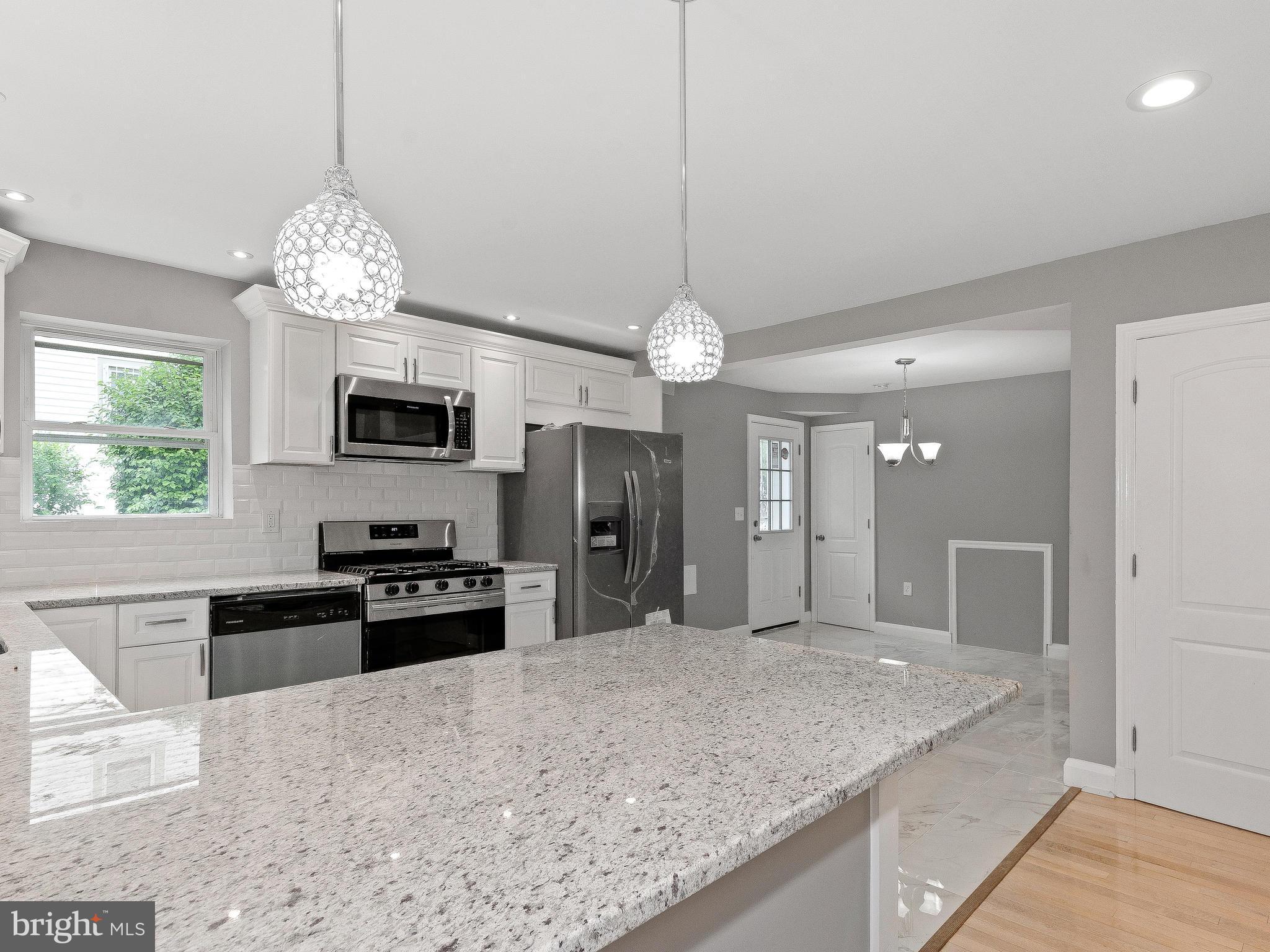 WINDSOR HILLS - Residential