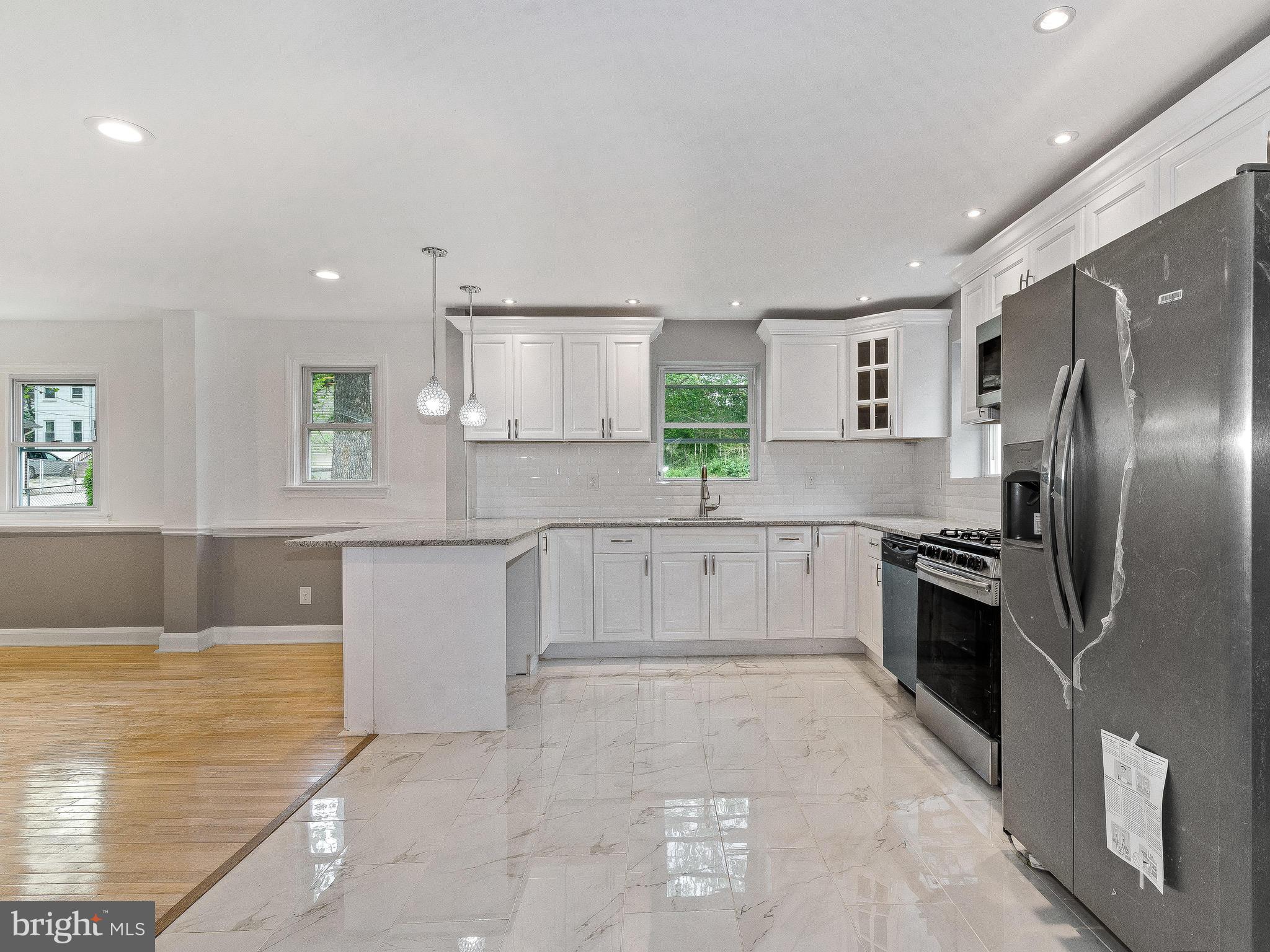 WINDSOR HILLS - Residential