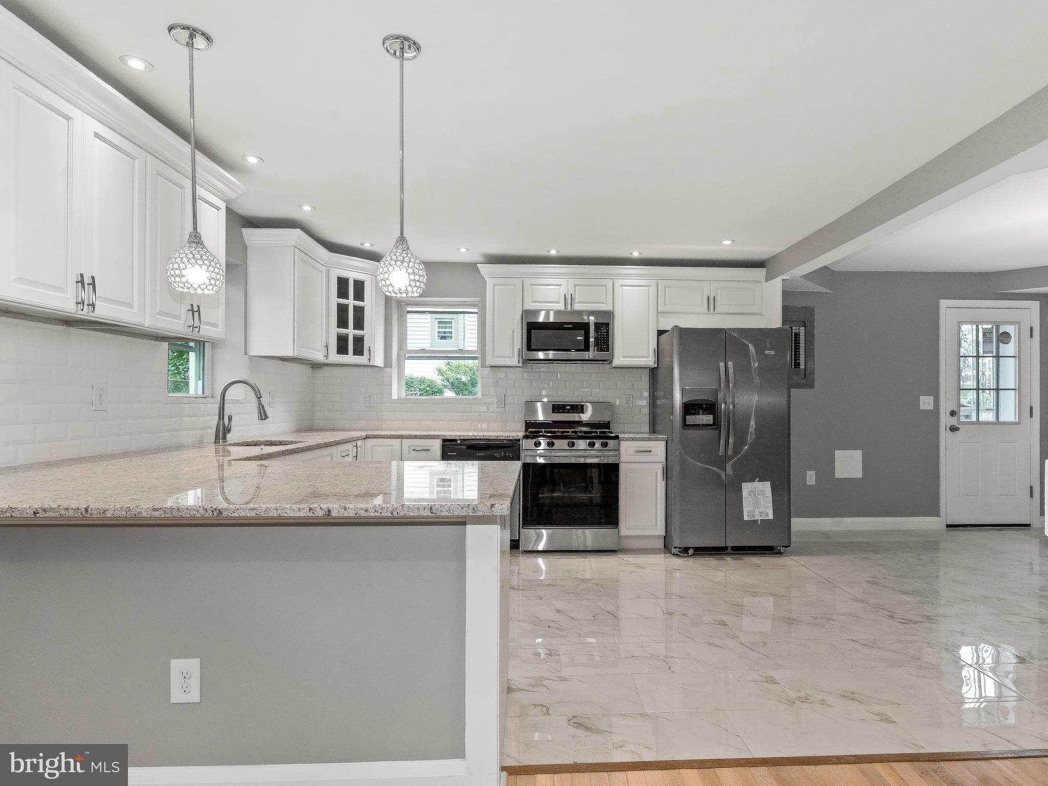 WINDSOR HILLS - Residential