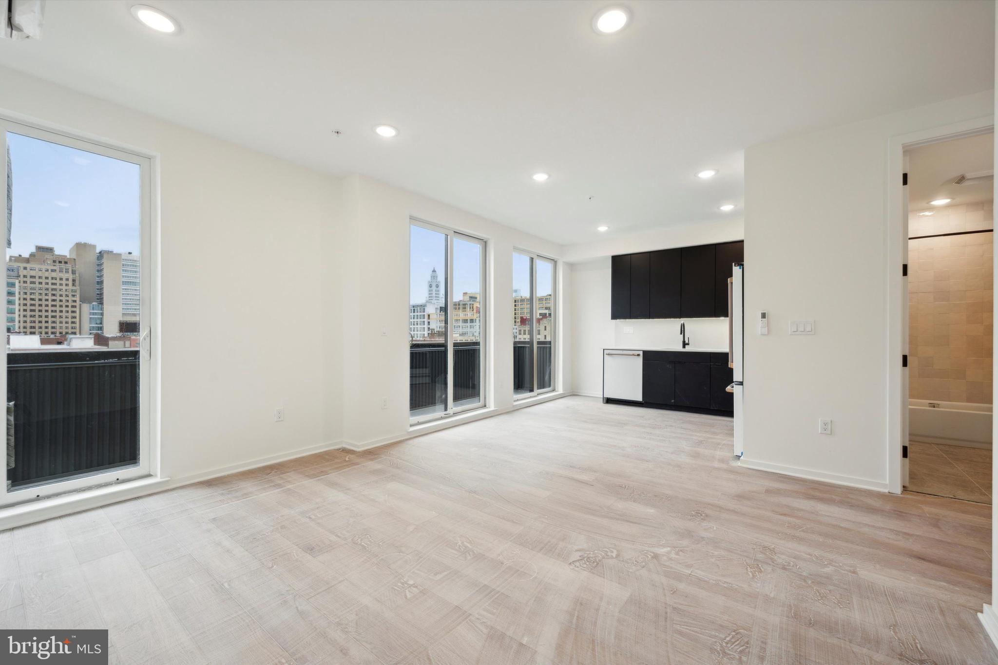 CHINATOWN - Residential Lease