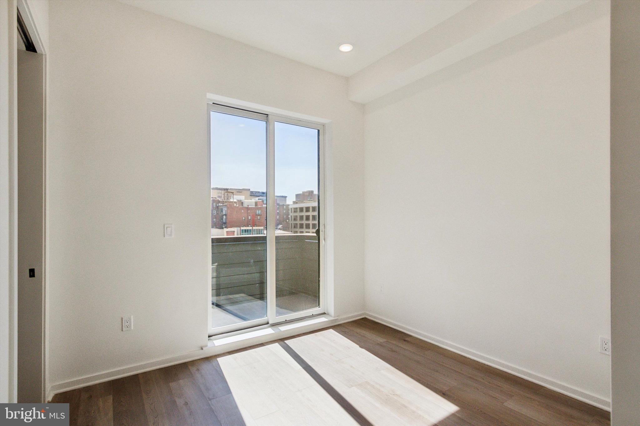 CHINATOWN - Residential Lease