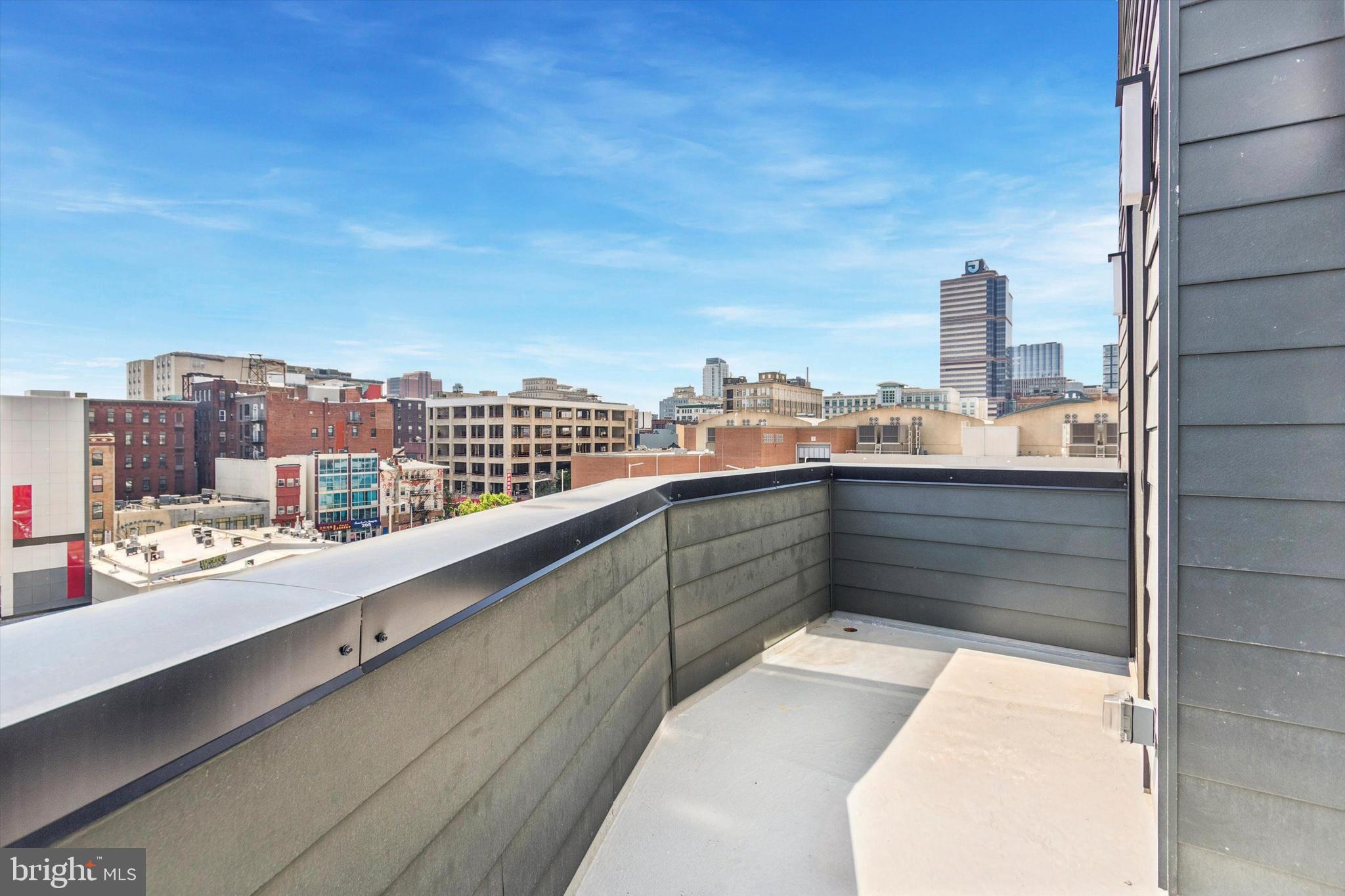 CHINATOWN - Residential Lease