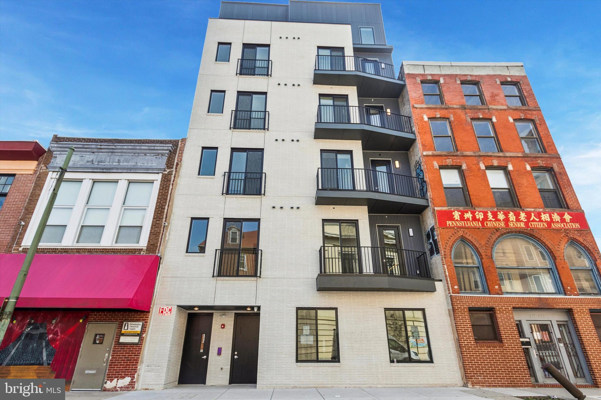 CHINATOWN - Residential Lease