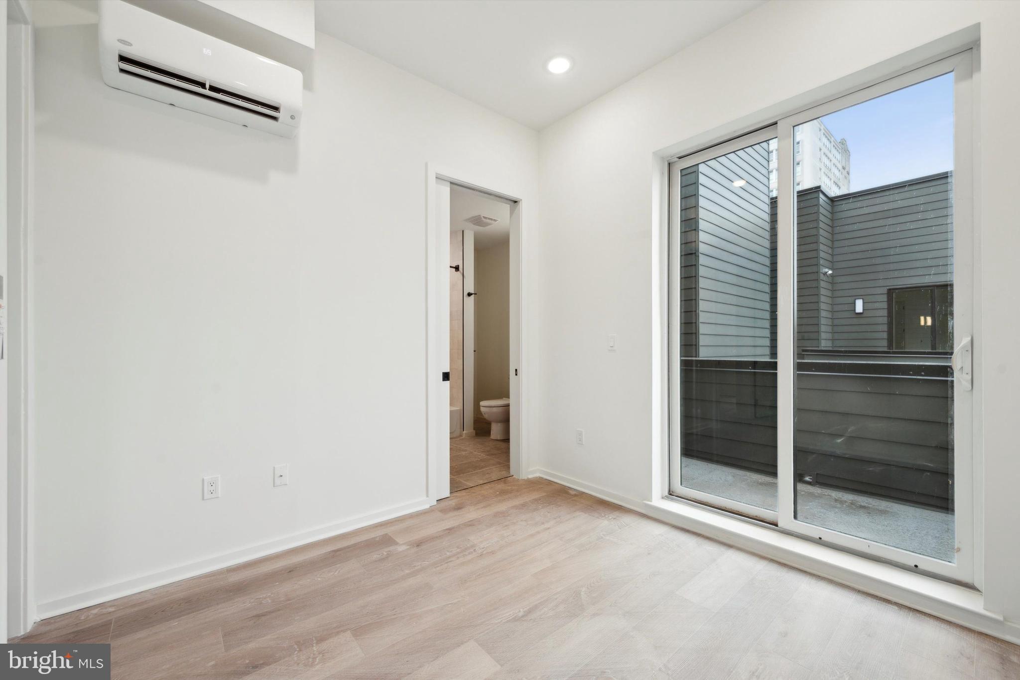 CHINATOWN - Residential Lease