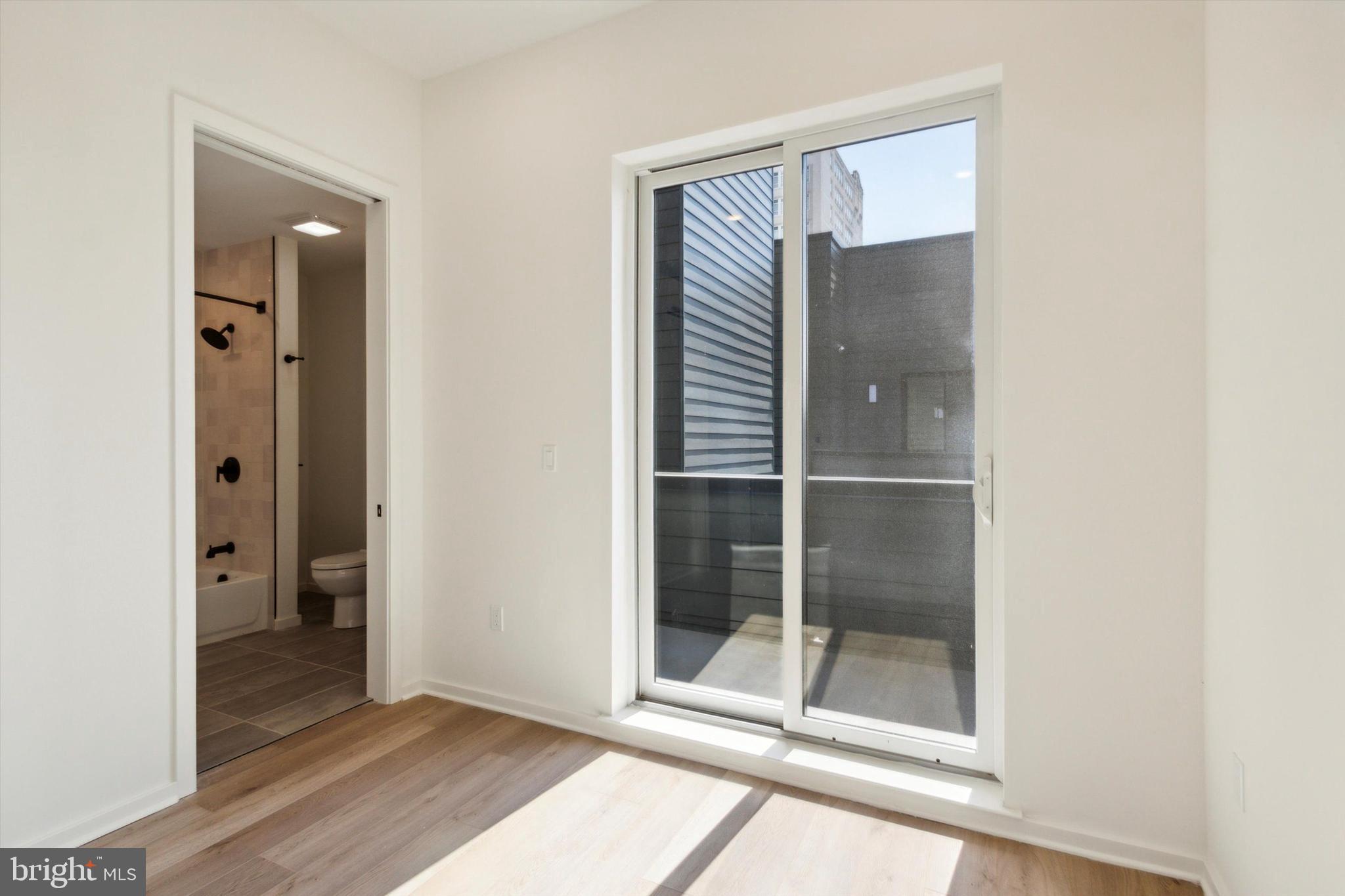 CHINATOWN - Residential Lease