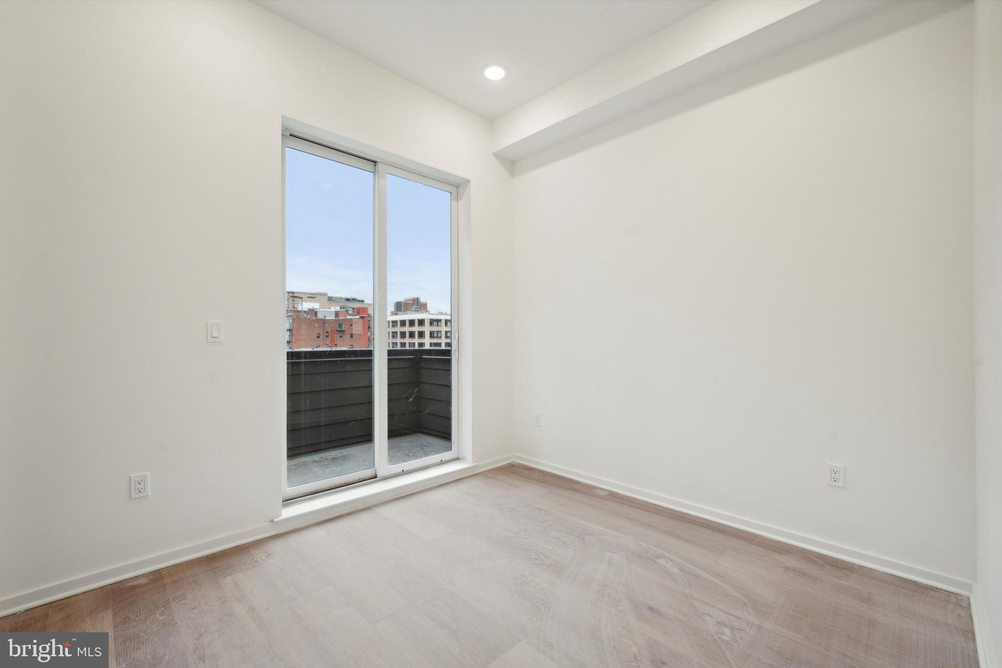 CHINATOWN - Residential Lease