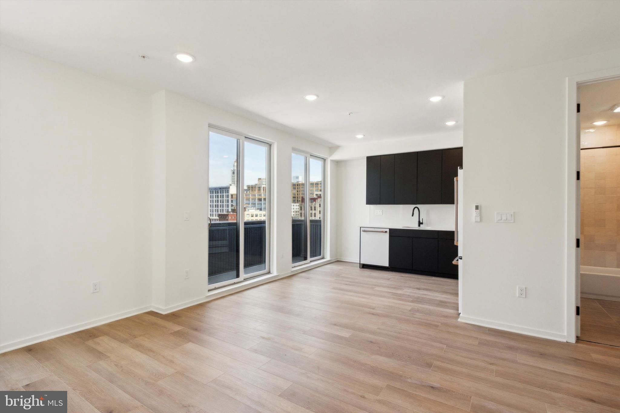 CHINATOWN - Residential Lease