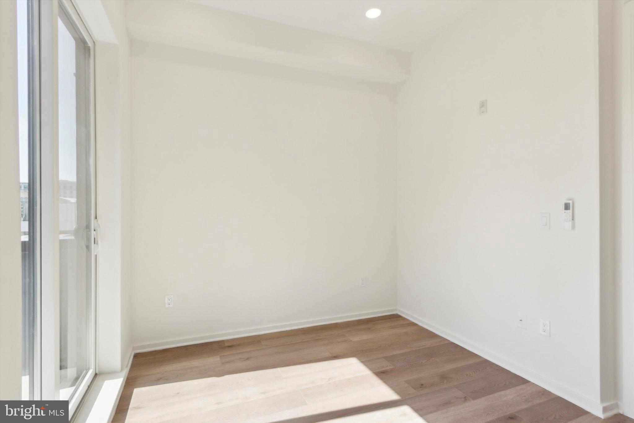 CHINATOWN - Residential Lease