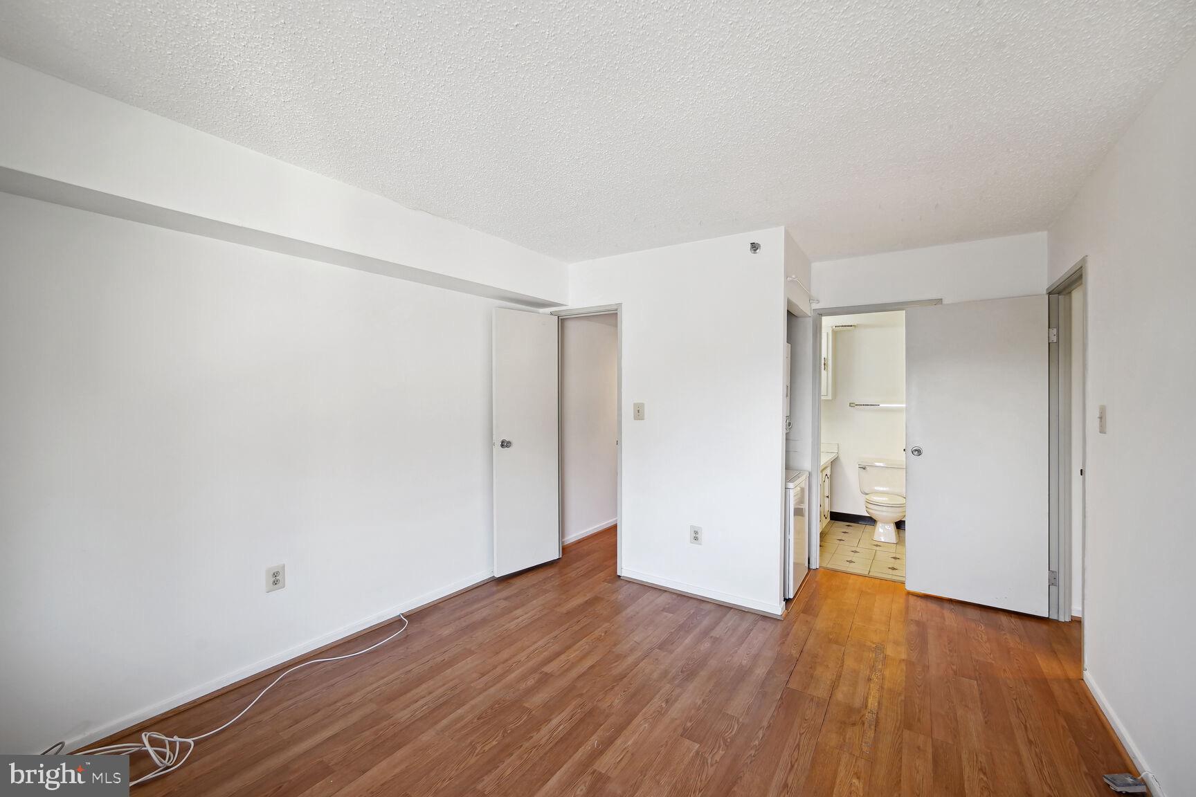 LEISURE WORLD - Residential