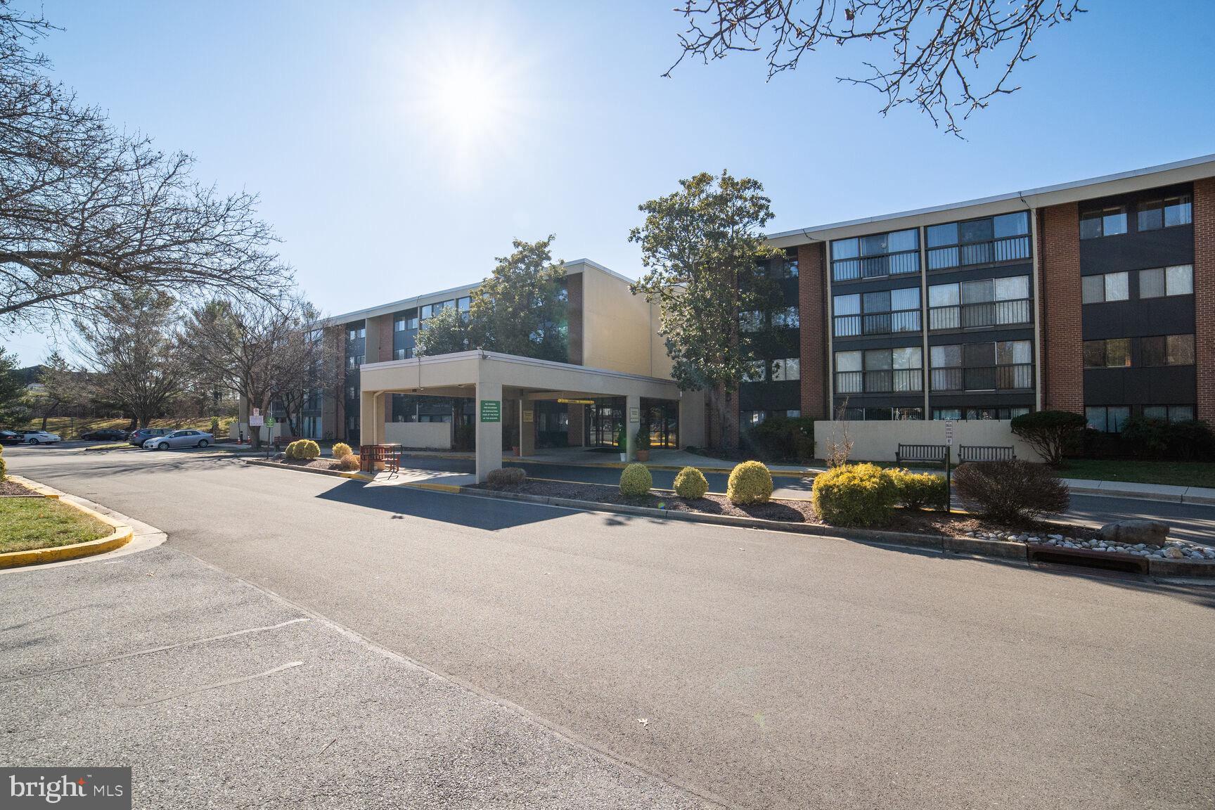 LEISURE WORLD - Residential