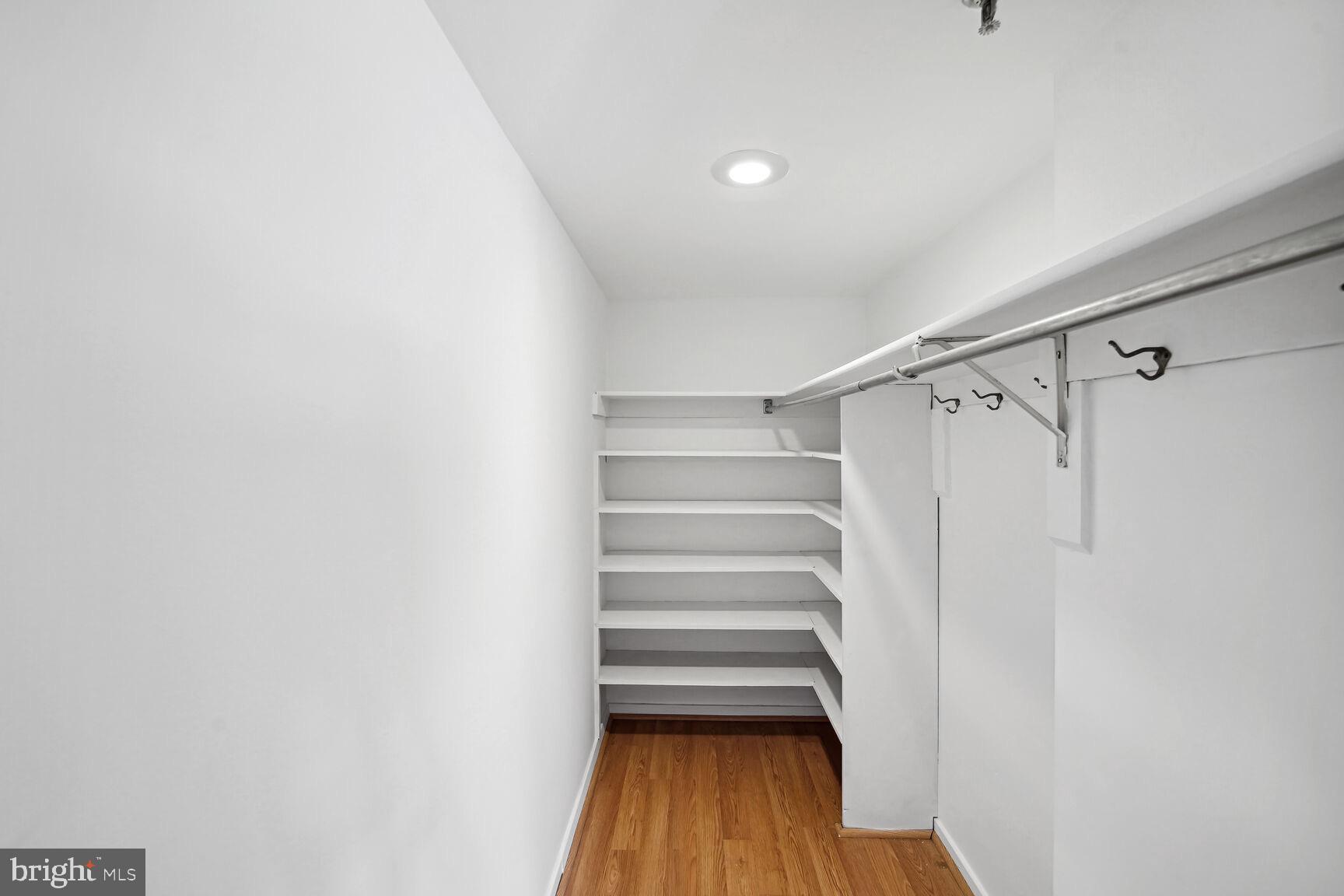 LEISURE WORLD - Residential