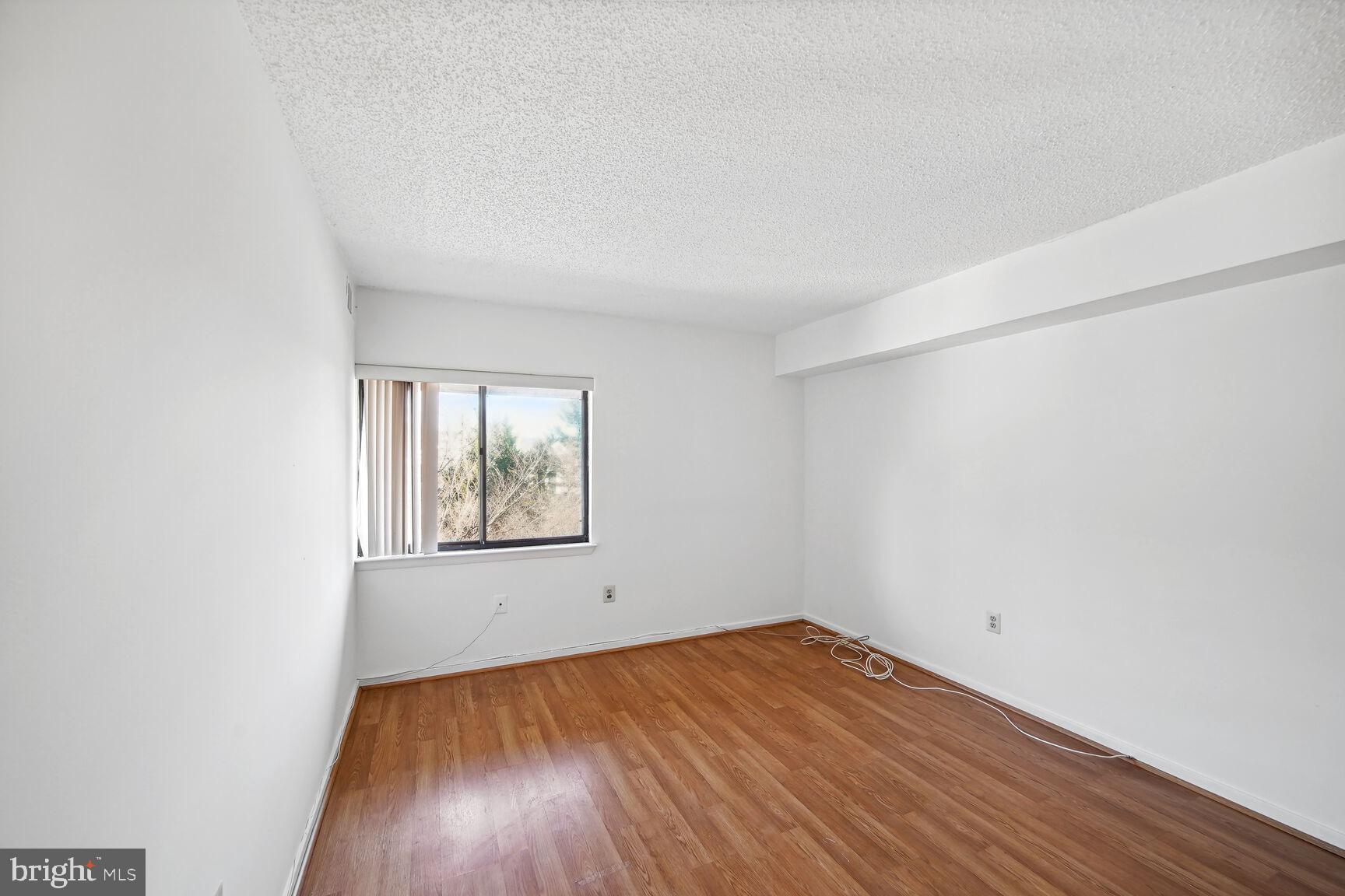 LEISURE WORLD - Residential