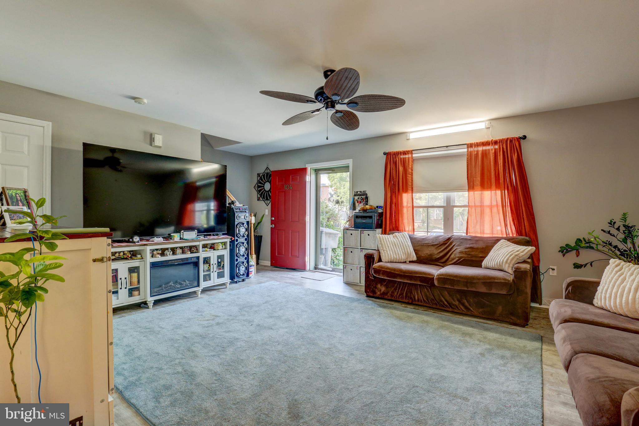 104 BATTENS CIRCLE