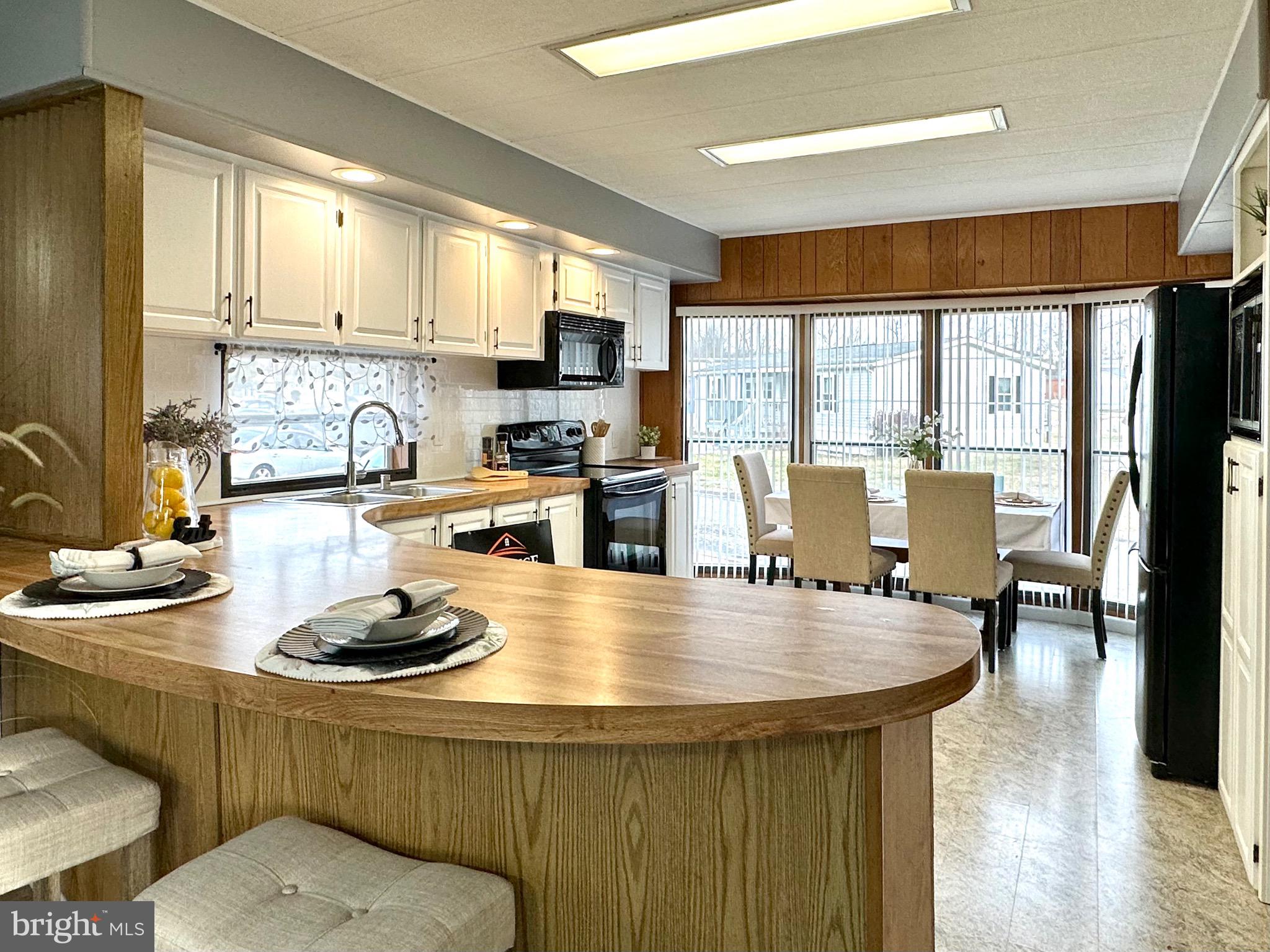 404 UNDERWOOD CIRCLE