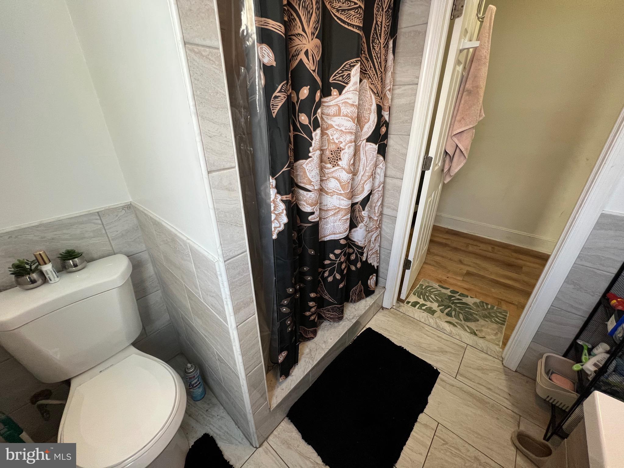 TEMPLE UNIVERSITY - Residential Lease