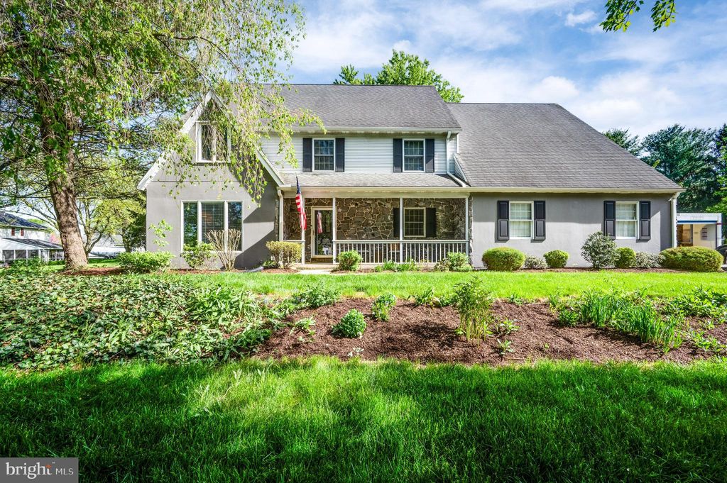 Photo of 510 Greenhowe Drive, LITITZ, PA 17543 (MLS # PALA2068136)