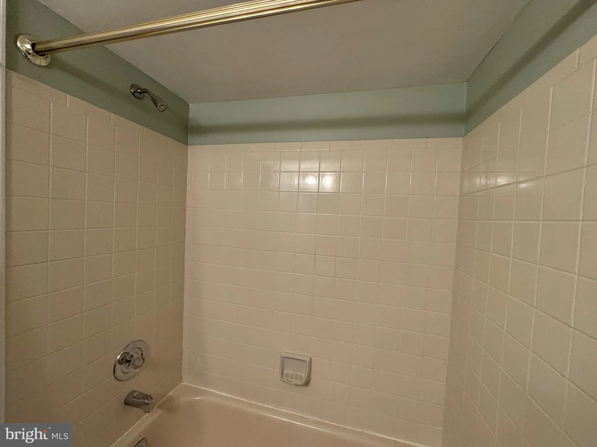 Southampton, Pennsylvania 18966, United States, 2 Bedrooms Bedrooms, ,2 BathroomsBathrooms,Residential,Pending,122897