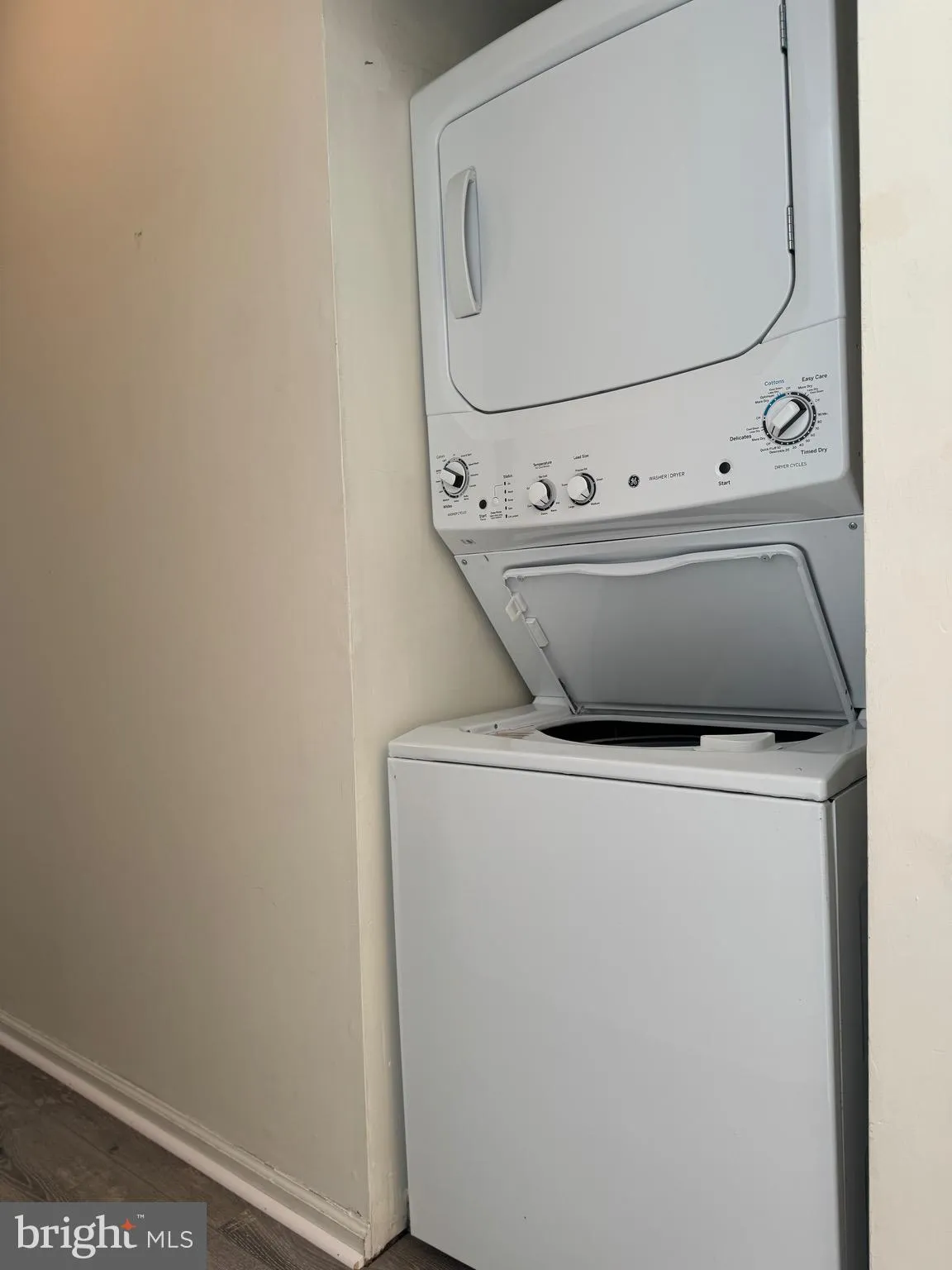 Southampton, Pennsylvania 18966, United States, 2 Bedrooms Bedrooms, ,2 BathroomsBathrooms,Residential,Pending,122897