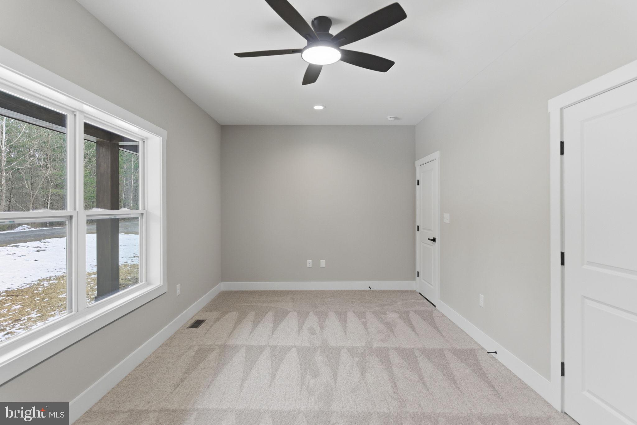 ROUND TOP ESTATES - Residential