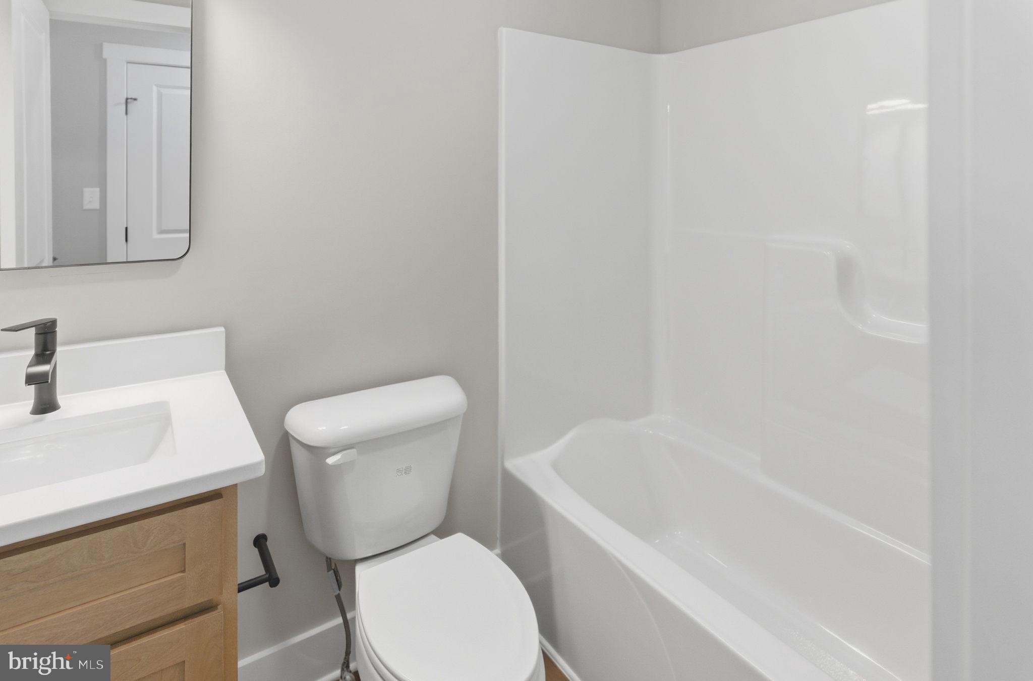 ROUND TOP ESTATES - Residential