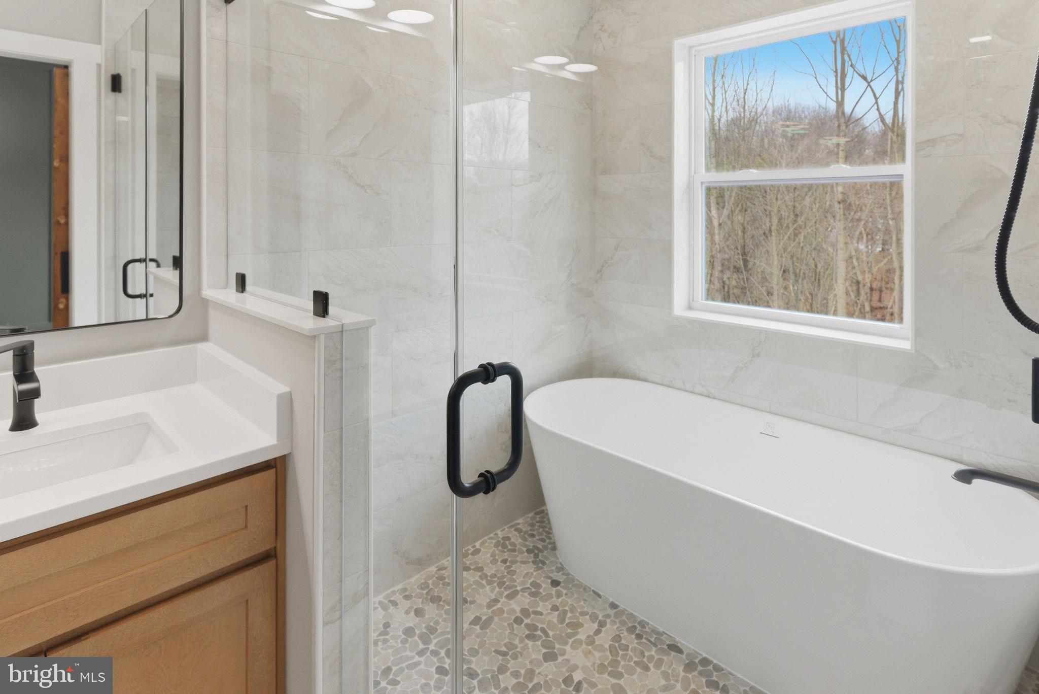 ROUND TOP ESTATES - Residential