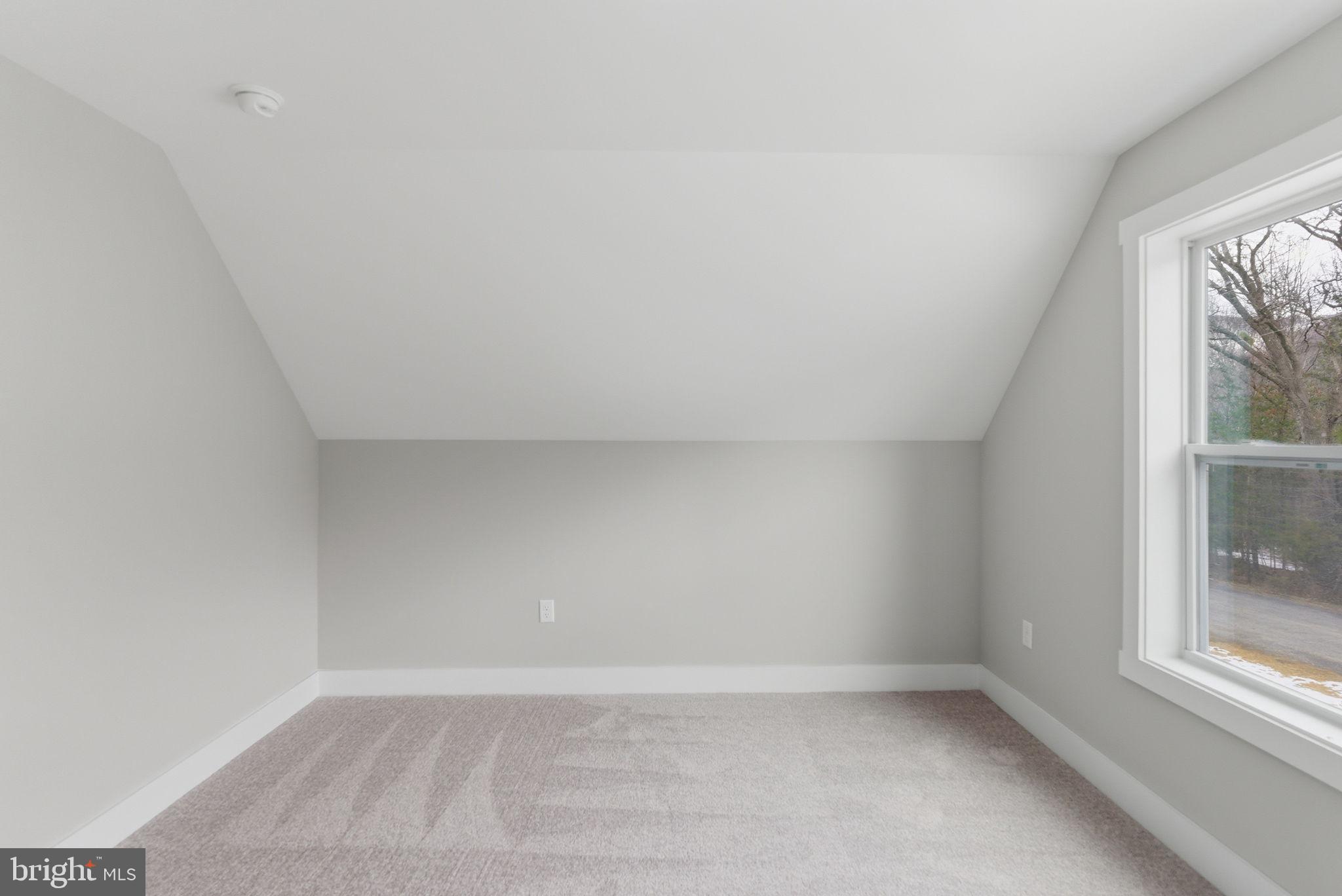 ROUND TOP ESTATES - Residential