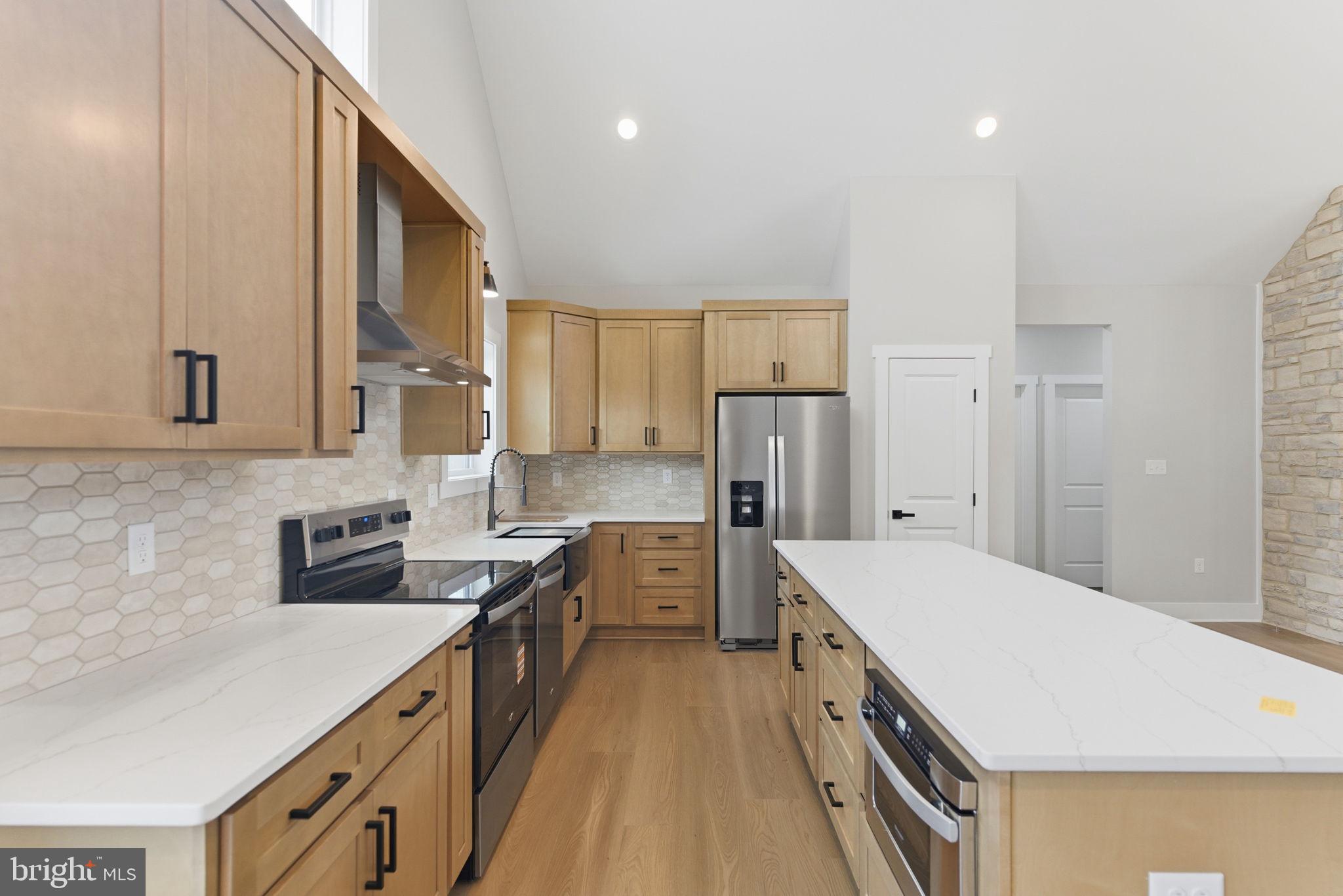 ROUND TOP ESTATES - Residential