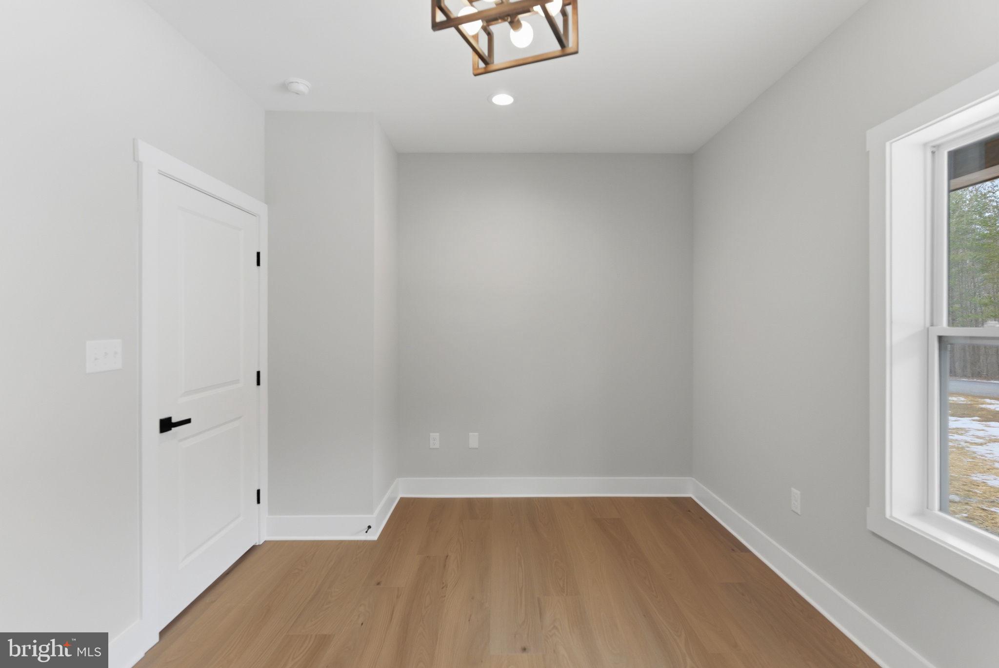 ROUND TOP ESTATES - Residential