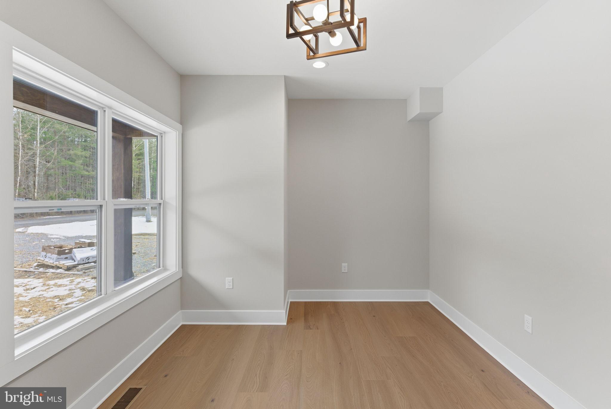 ROUND TOP ESTATES - Residential