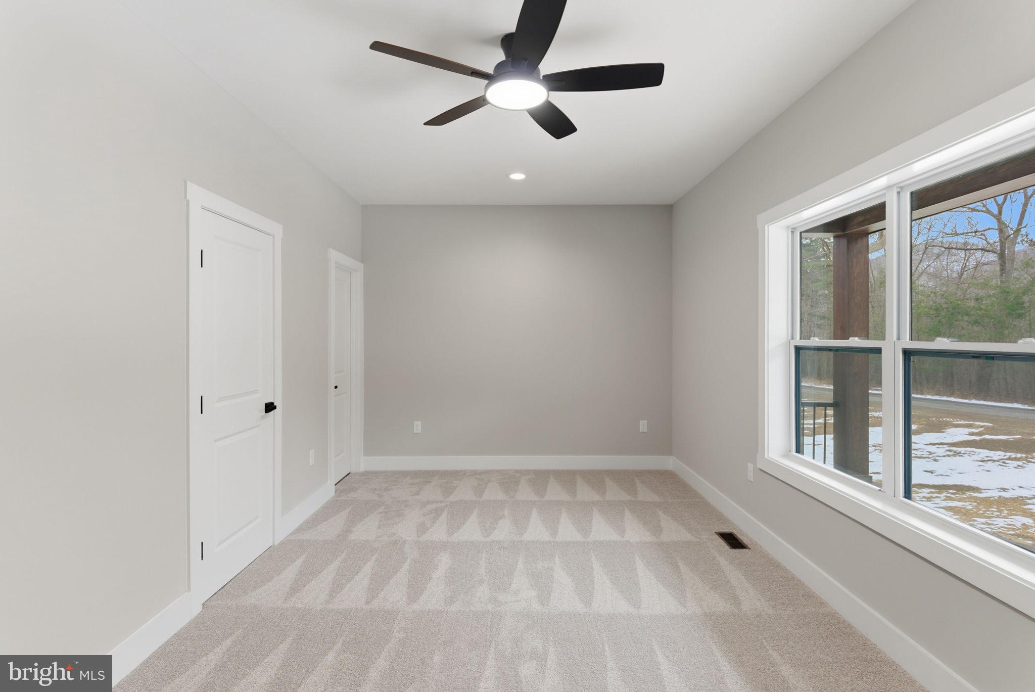 ROUND TOP ESTATES - Residential