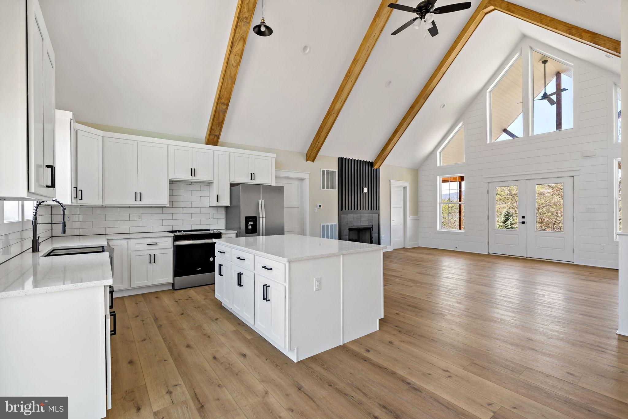 ROUND TOP ESTATES - Residential