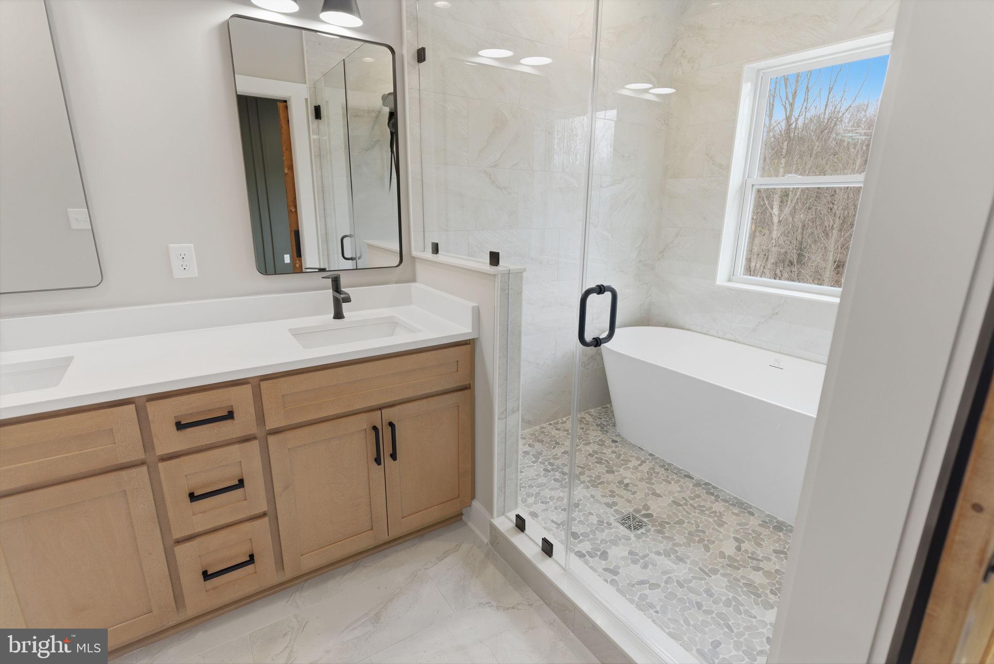 ROUND TOP ESTATES - Residential