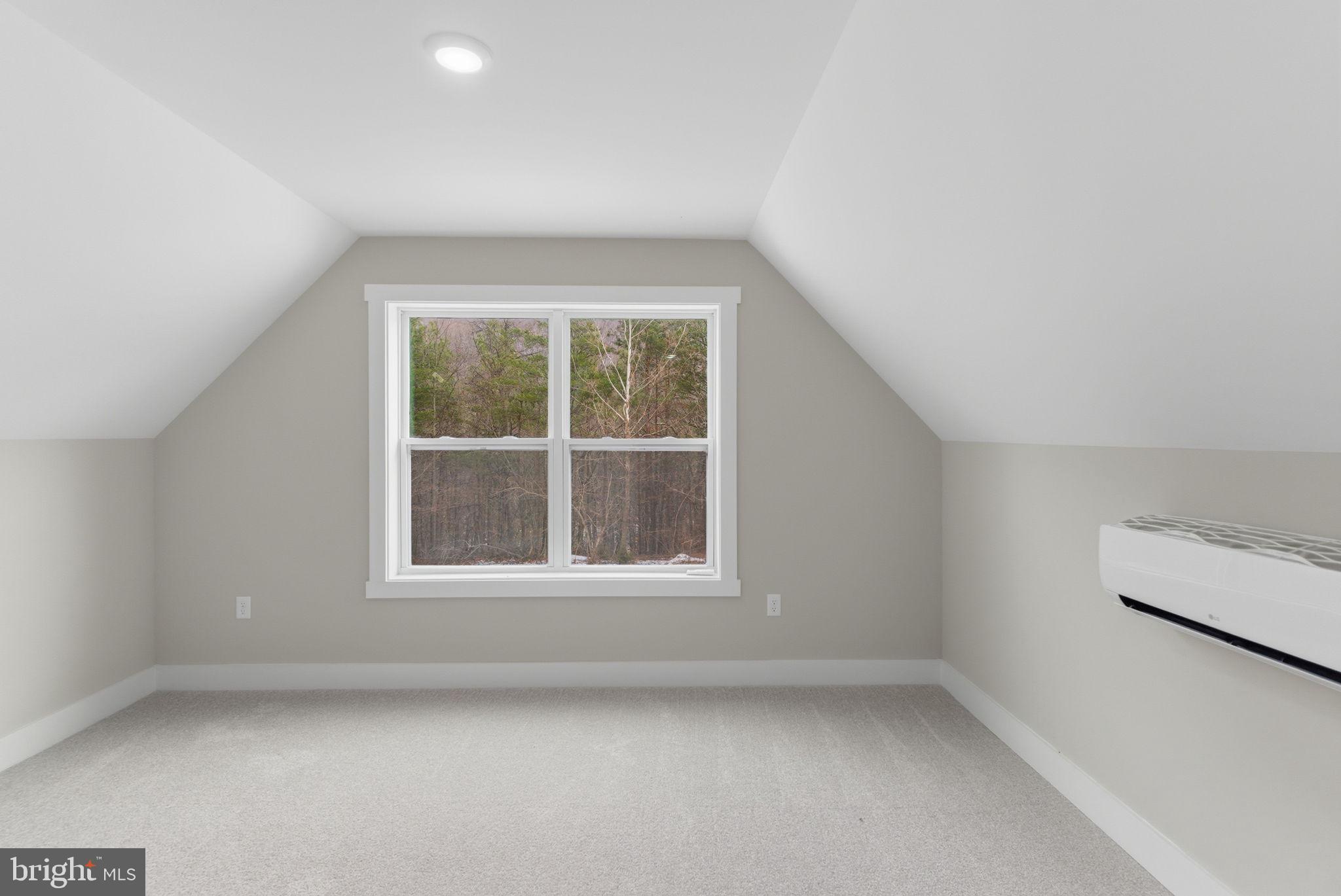 ROUND TOP ESTATES - Residential