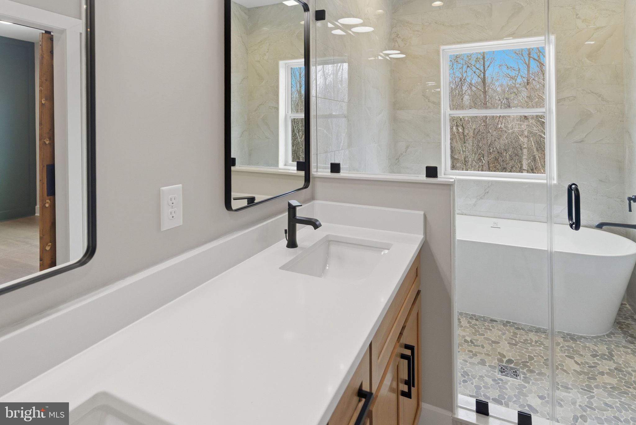 ROUND TOP ESTATES - Residential