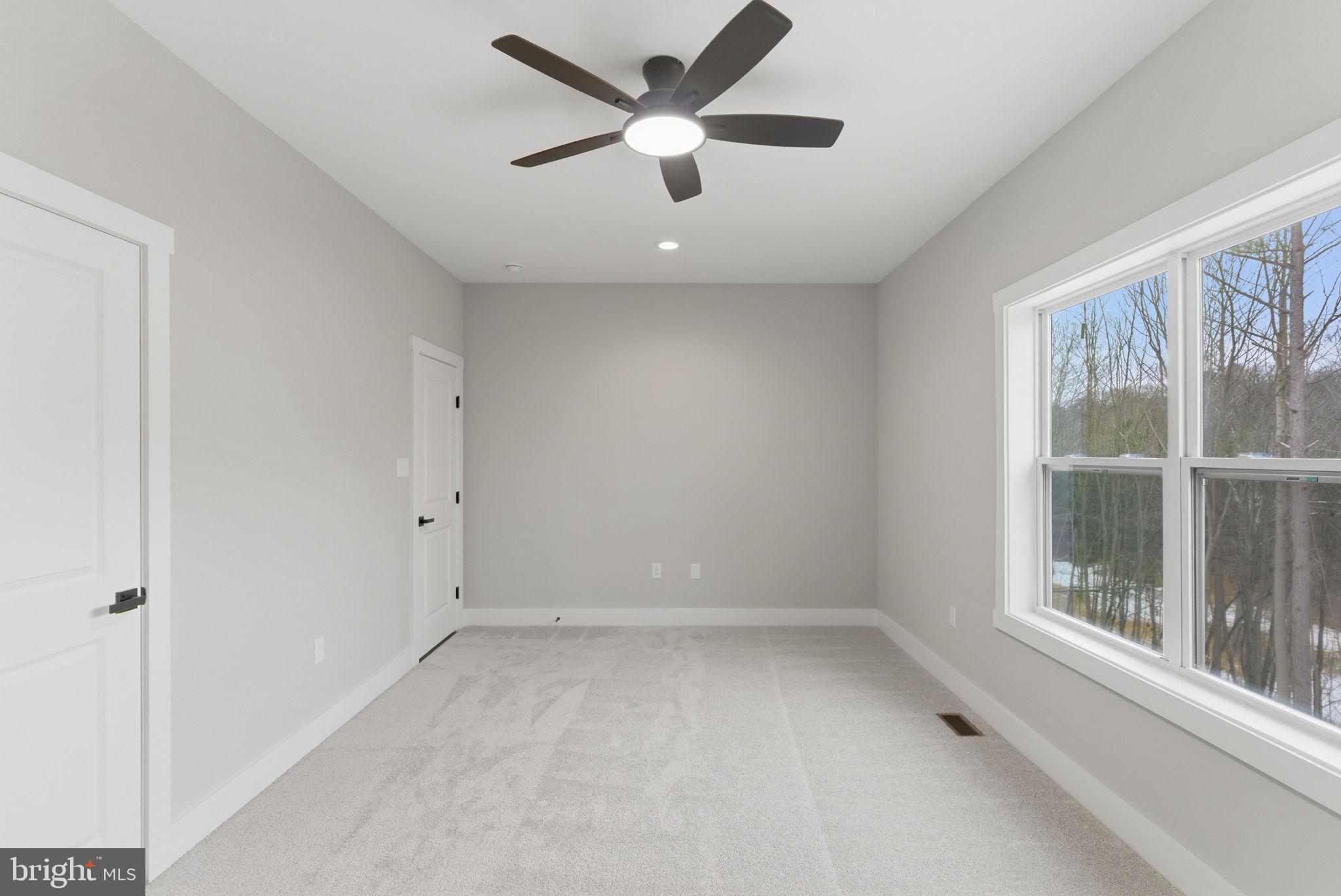 ROUND TOP ESTATES - Residential