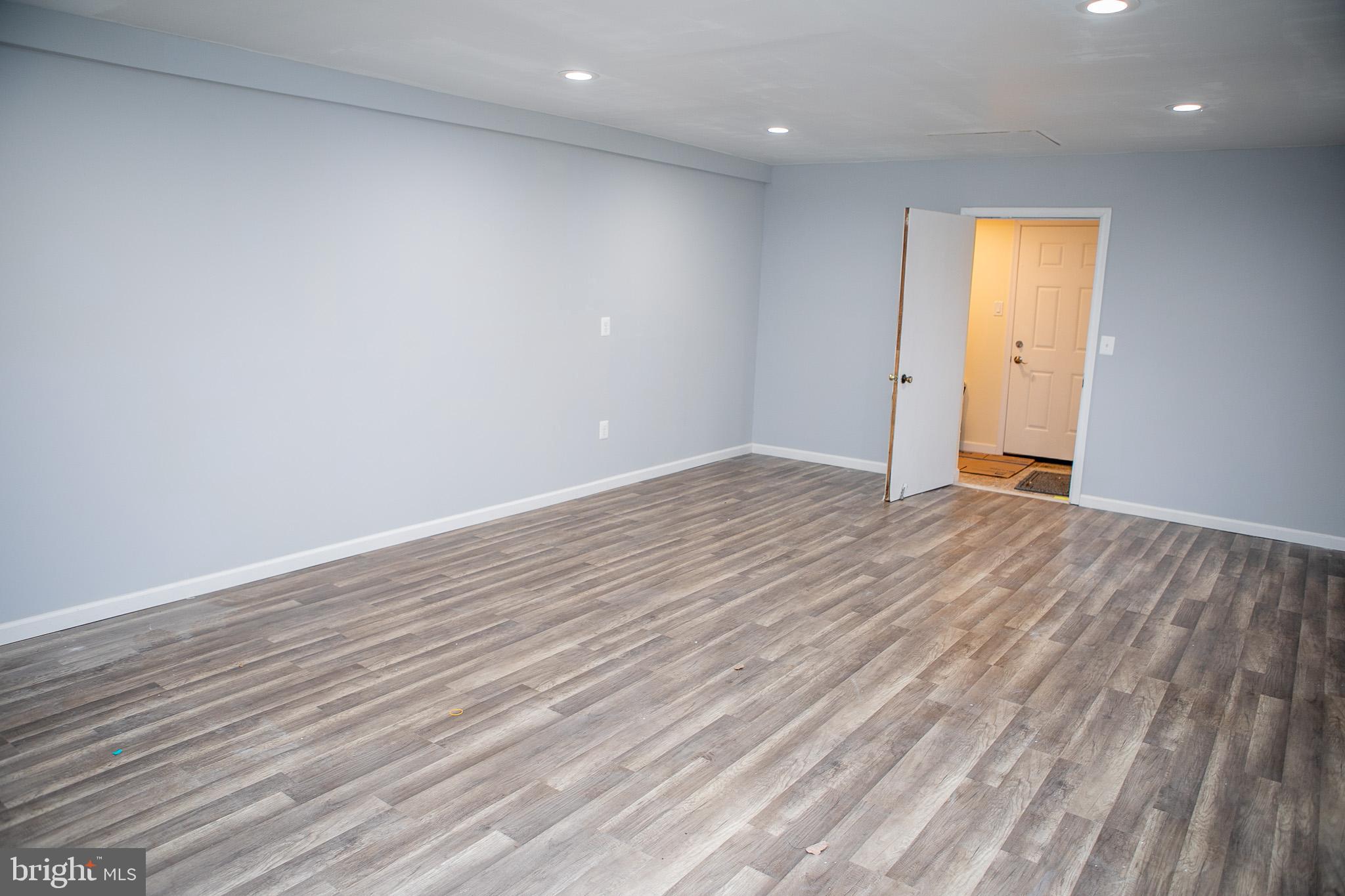 DAMASCUS OUTSIDE - Residential