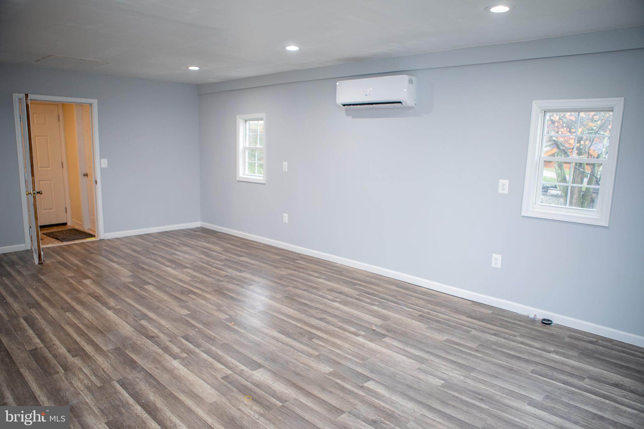 DAMASCUS OUTSIDE - Residential