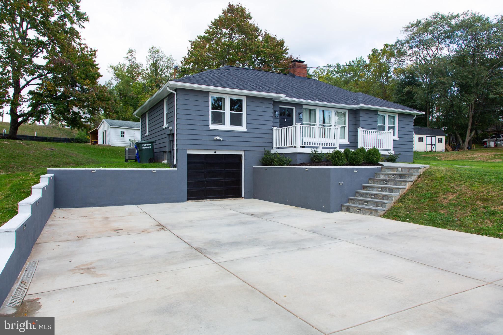 DAMASCUS OUTSIDE - Residential