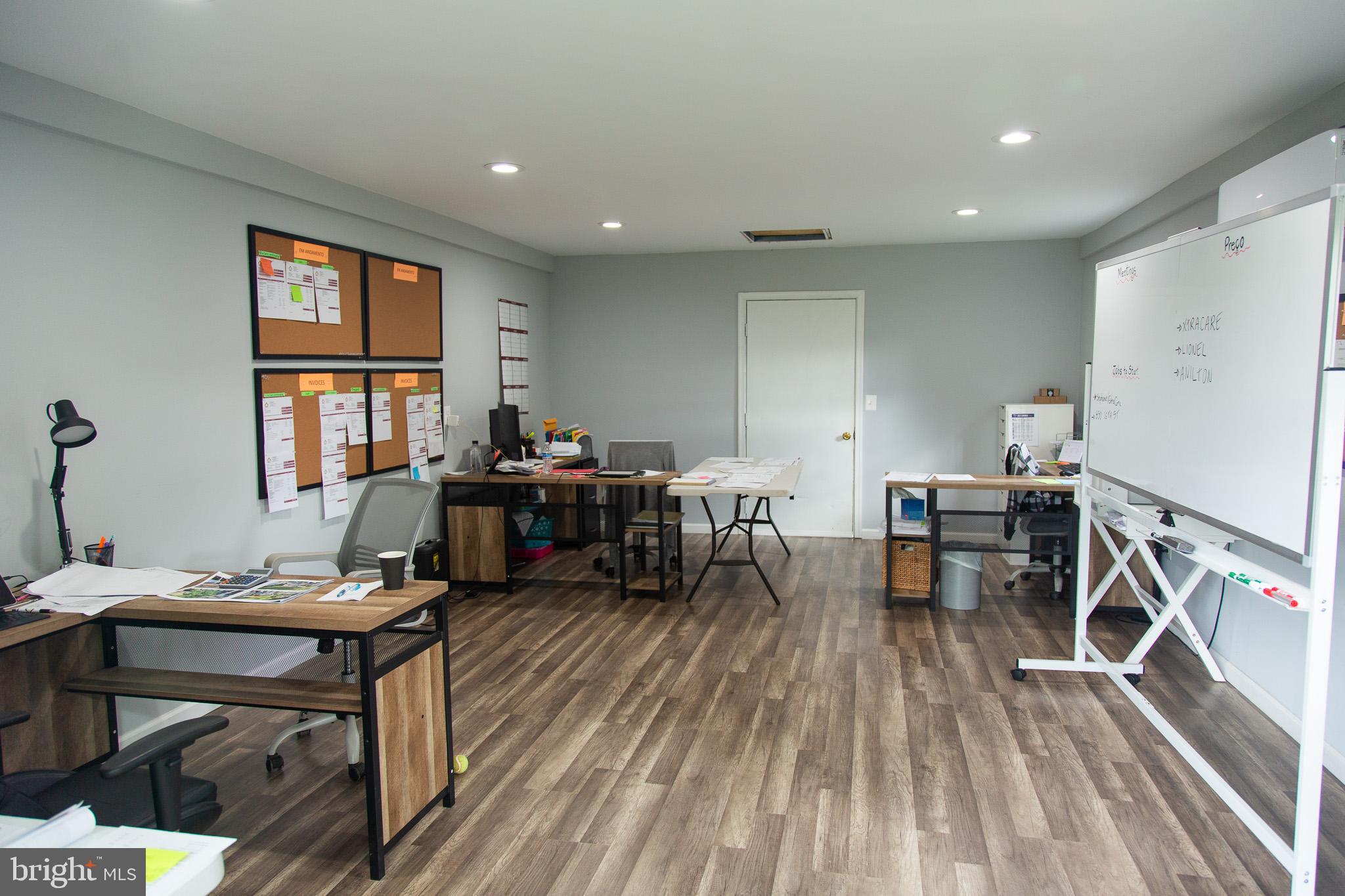 DAMASCUS OUTSIDE - Residential