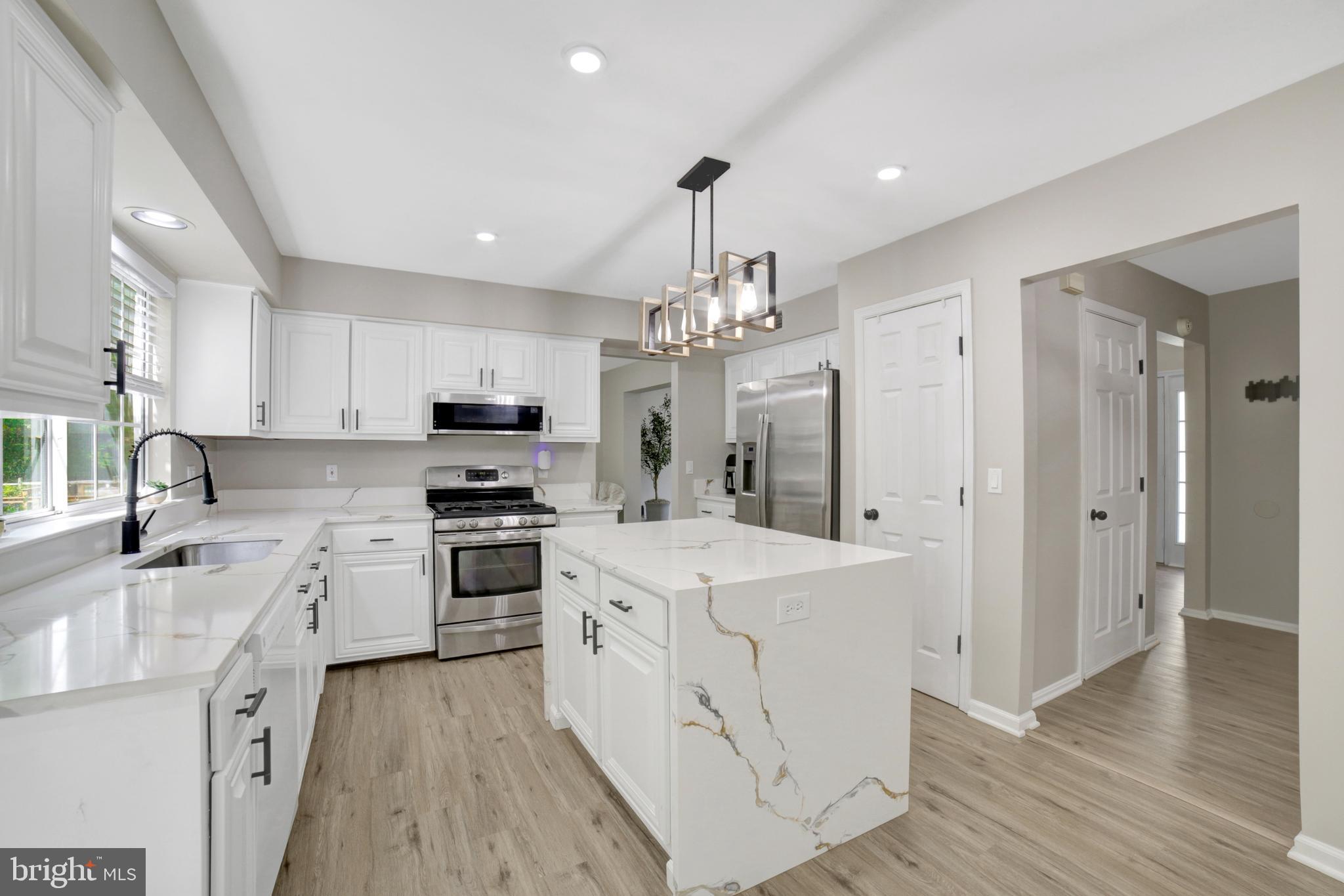 WHITE HALL FOREST - Residential