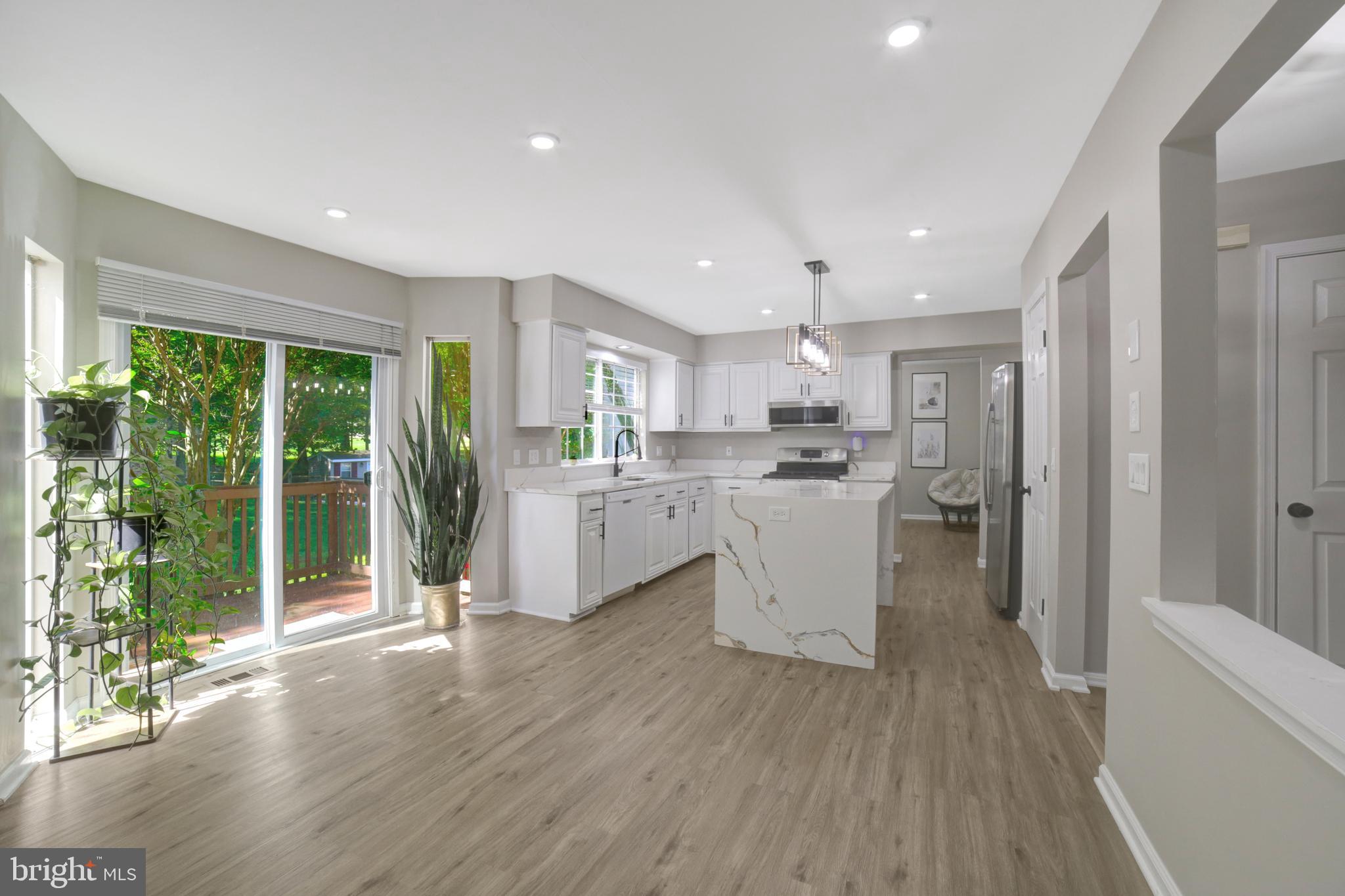 WHITE HALL FOREST - Residential