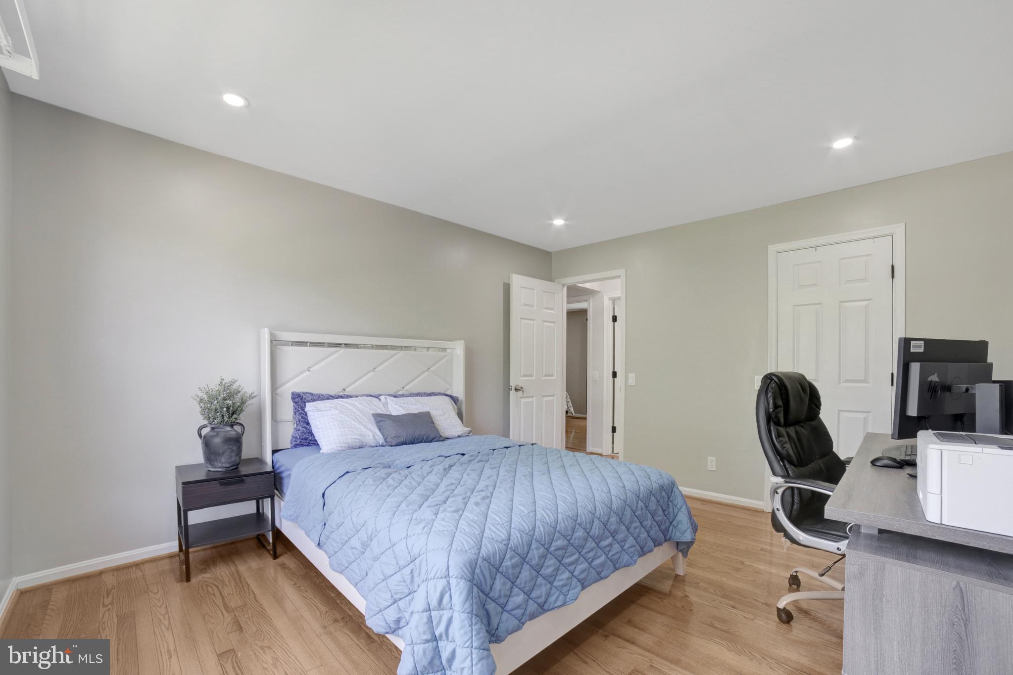 WHITE HALL FOREST - Residential