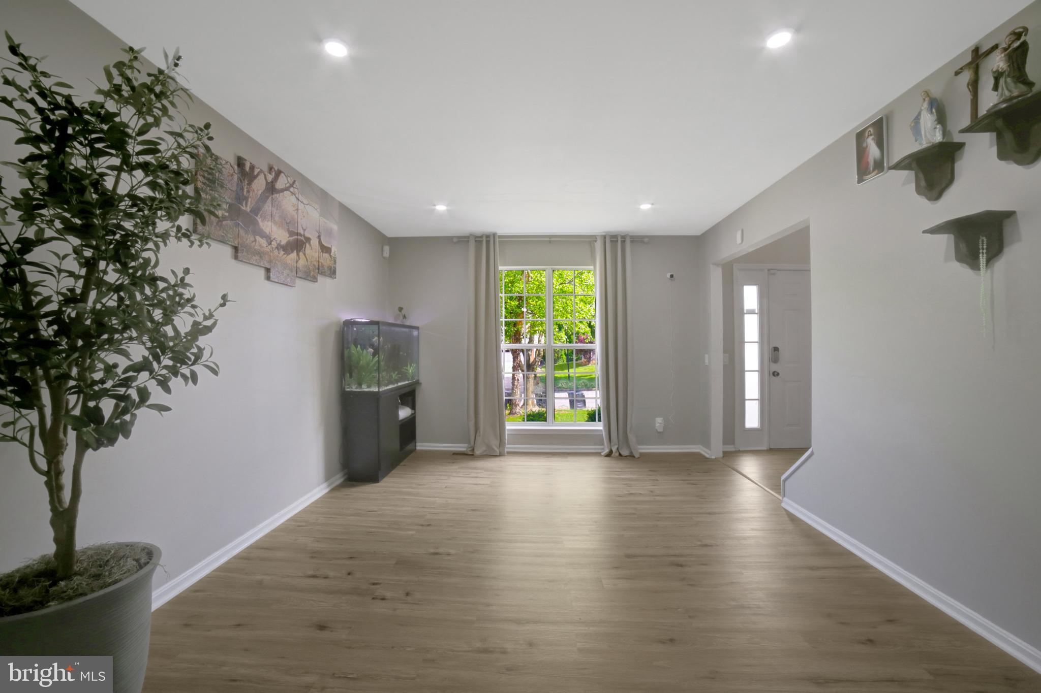 WHITE HALL FOREST - Residential