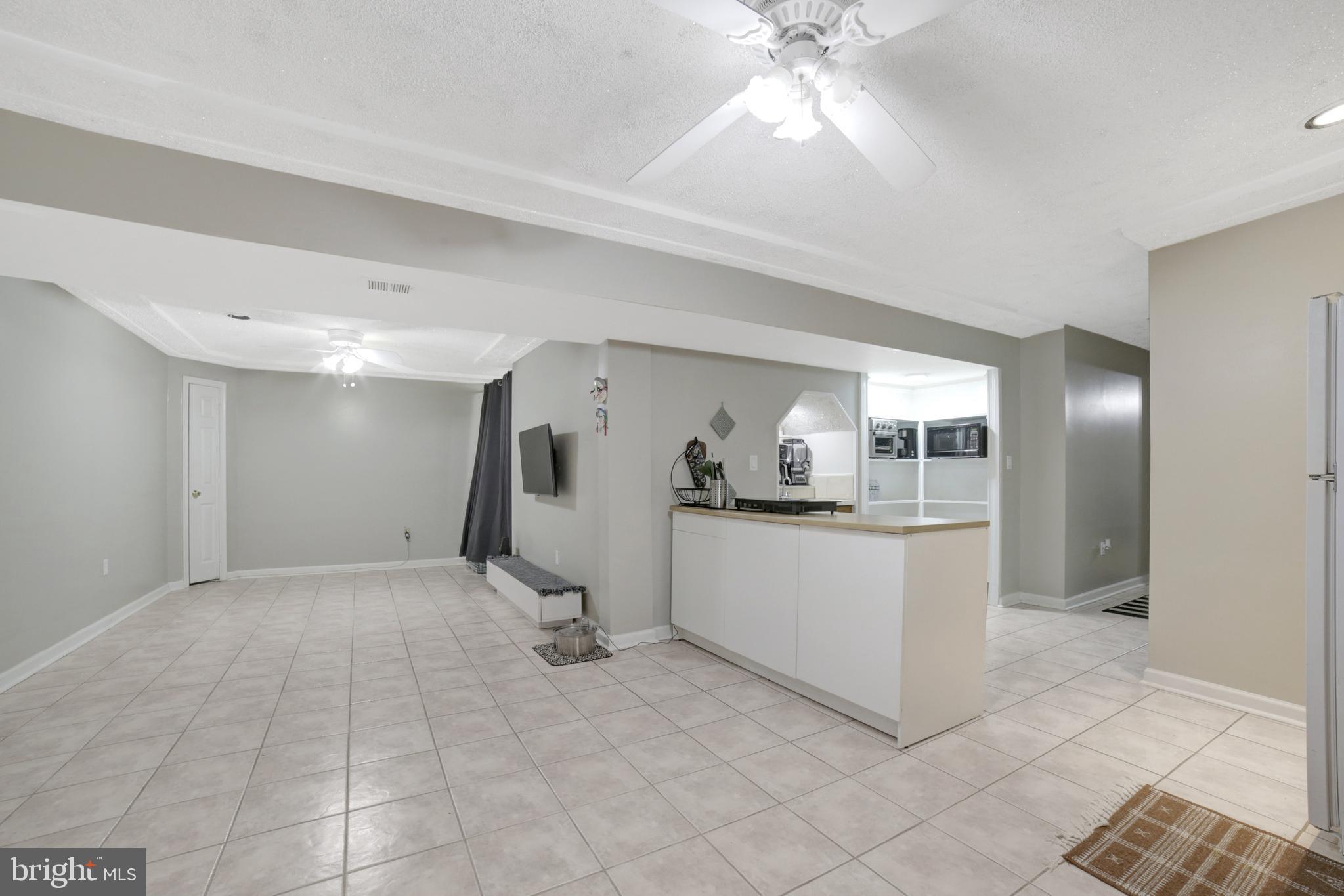 WHITE HALL FOREST - Residential