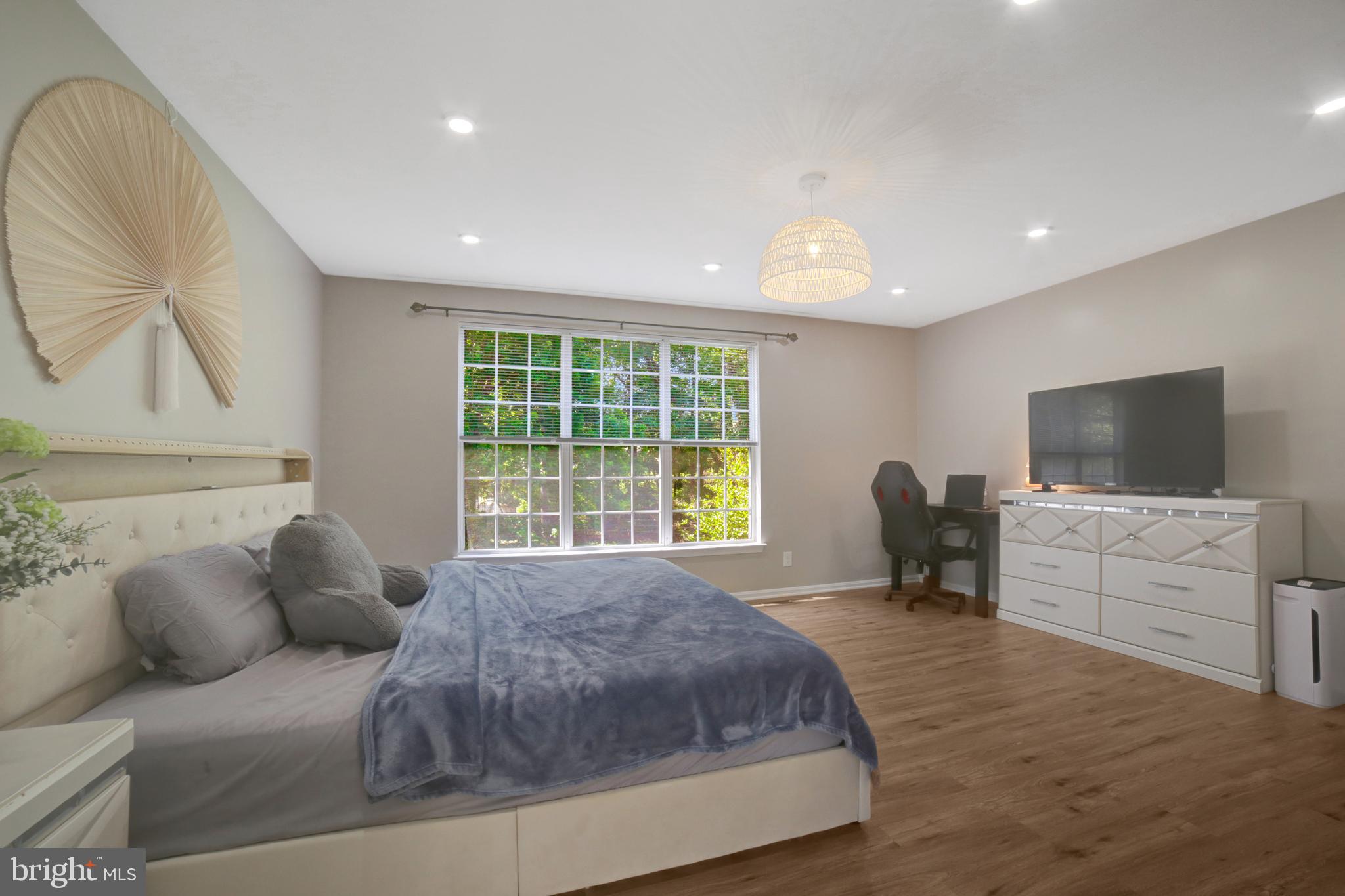 WHITE HALL FOREST - Residential